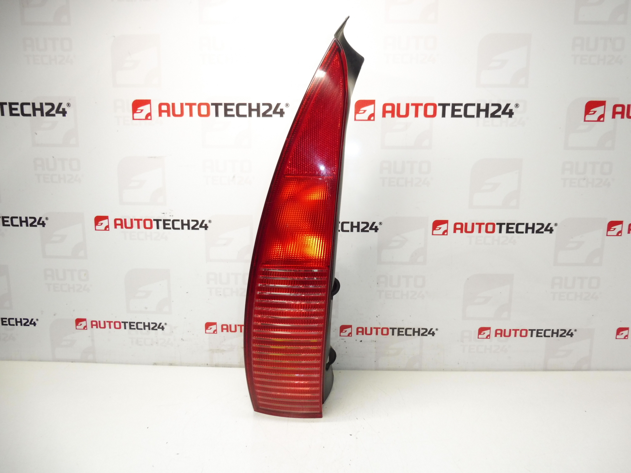 Pravá zadní spodní lampa Citroën C5 I a II Kombi 9637356480 6351P7