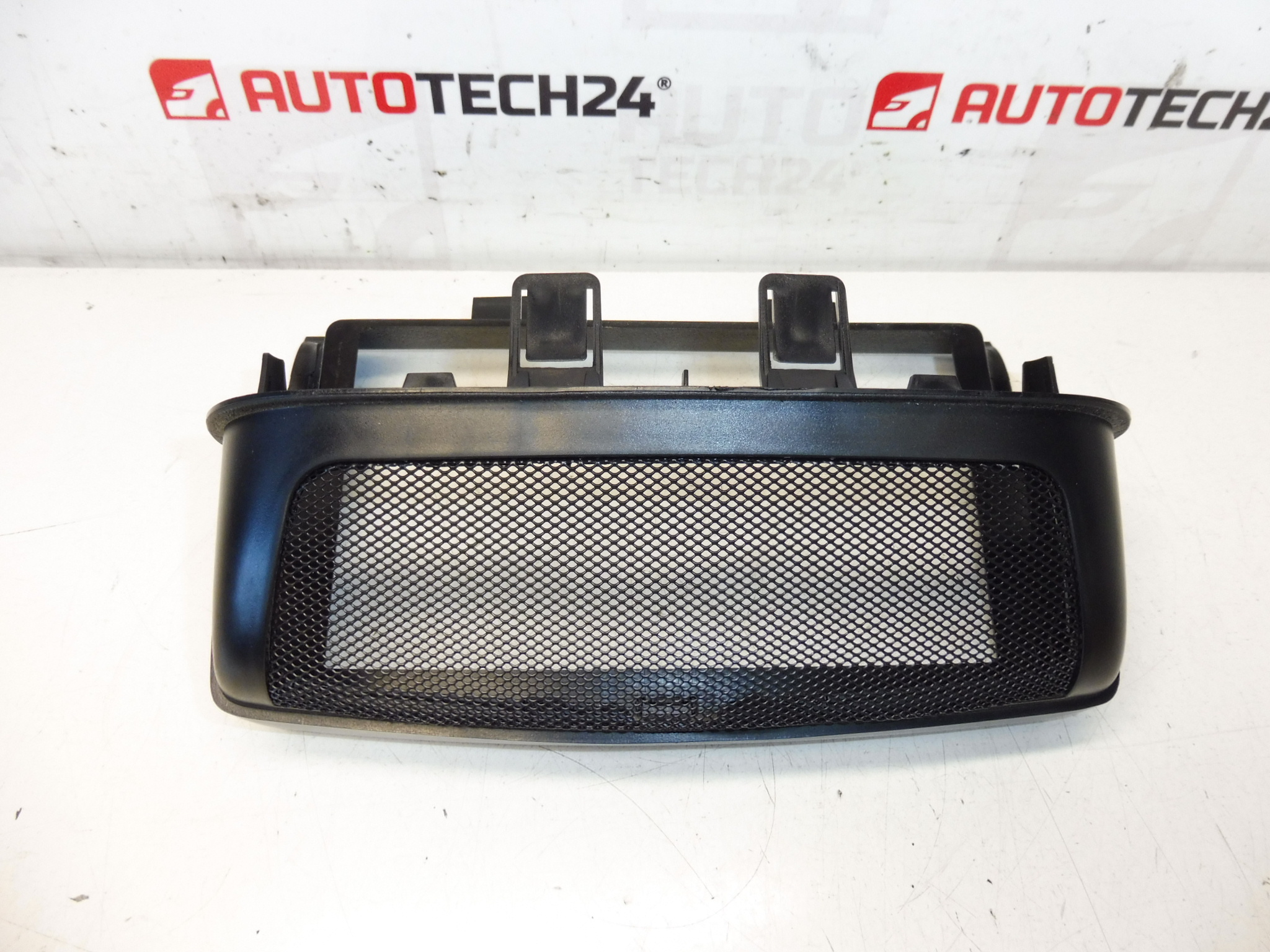 Kryt displaye NAVIGACE Peugeot 307 9634504877 8209G6 - Obrázek 2