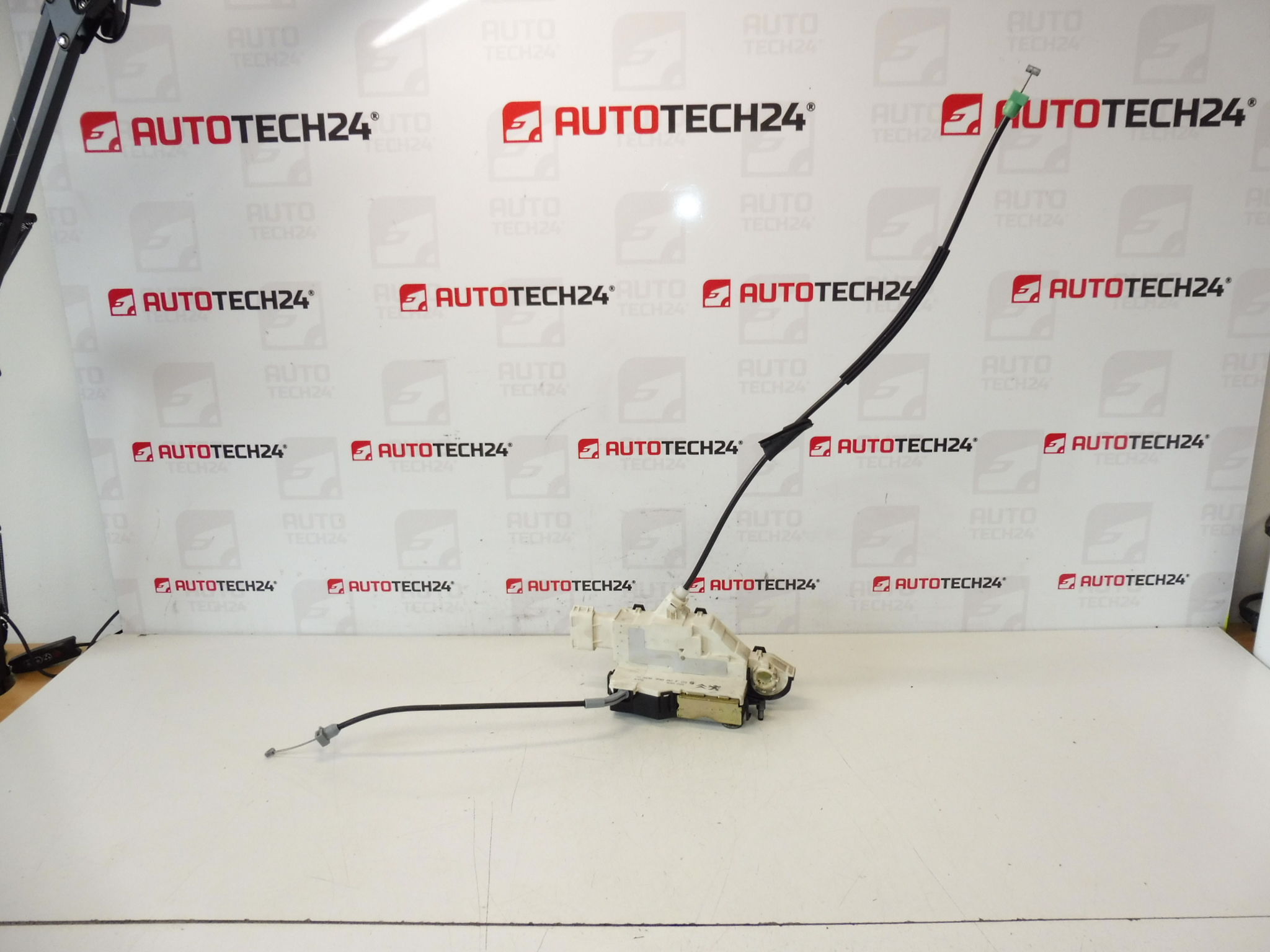 Zámek levých předních dveří Citroën C4 9660699880 9135R0