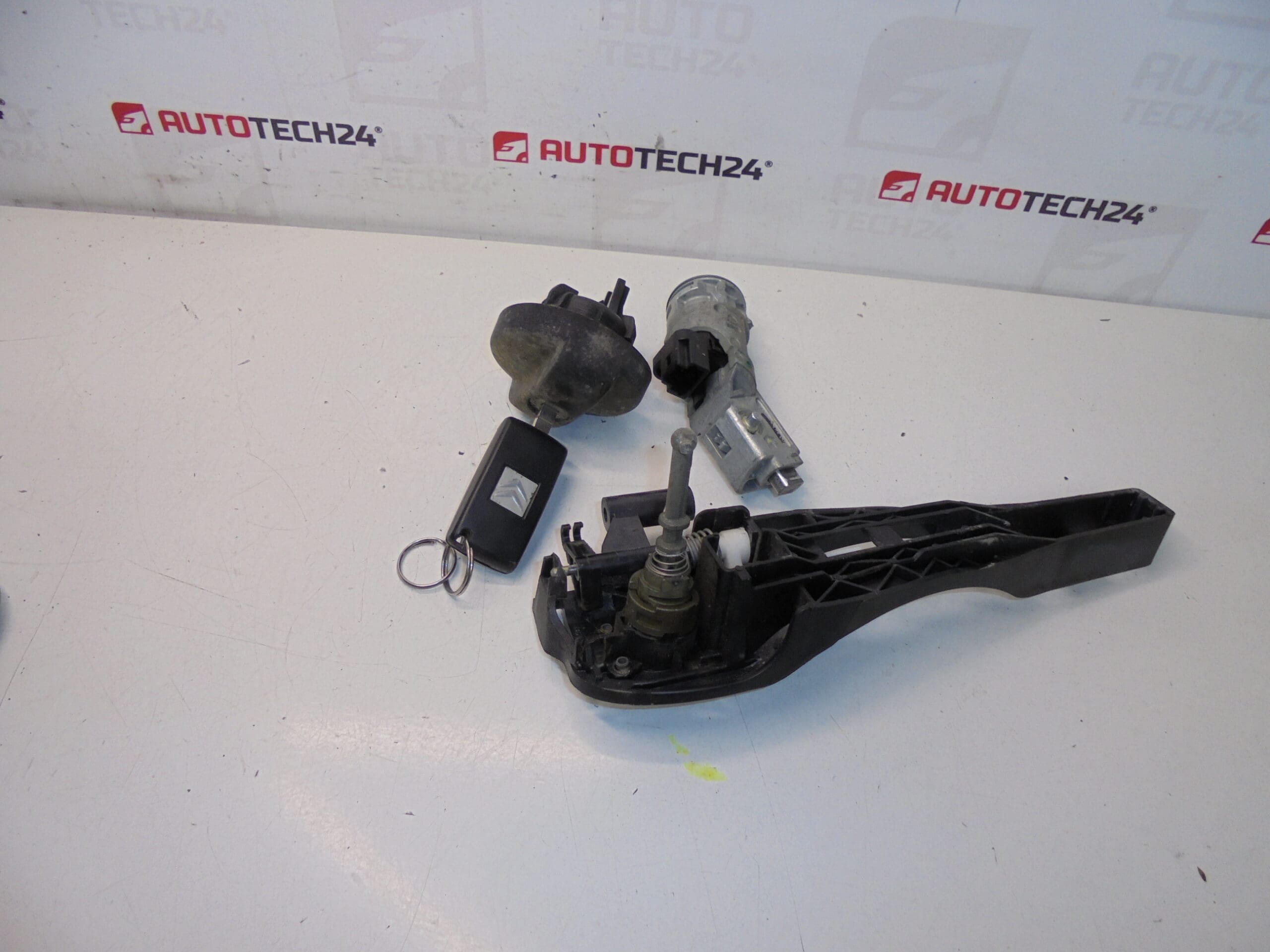 Sada zámků Citroën C2 C3 jeden klíč 4162FP 4162EA - Obrázek 2