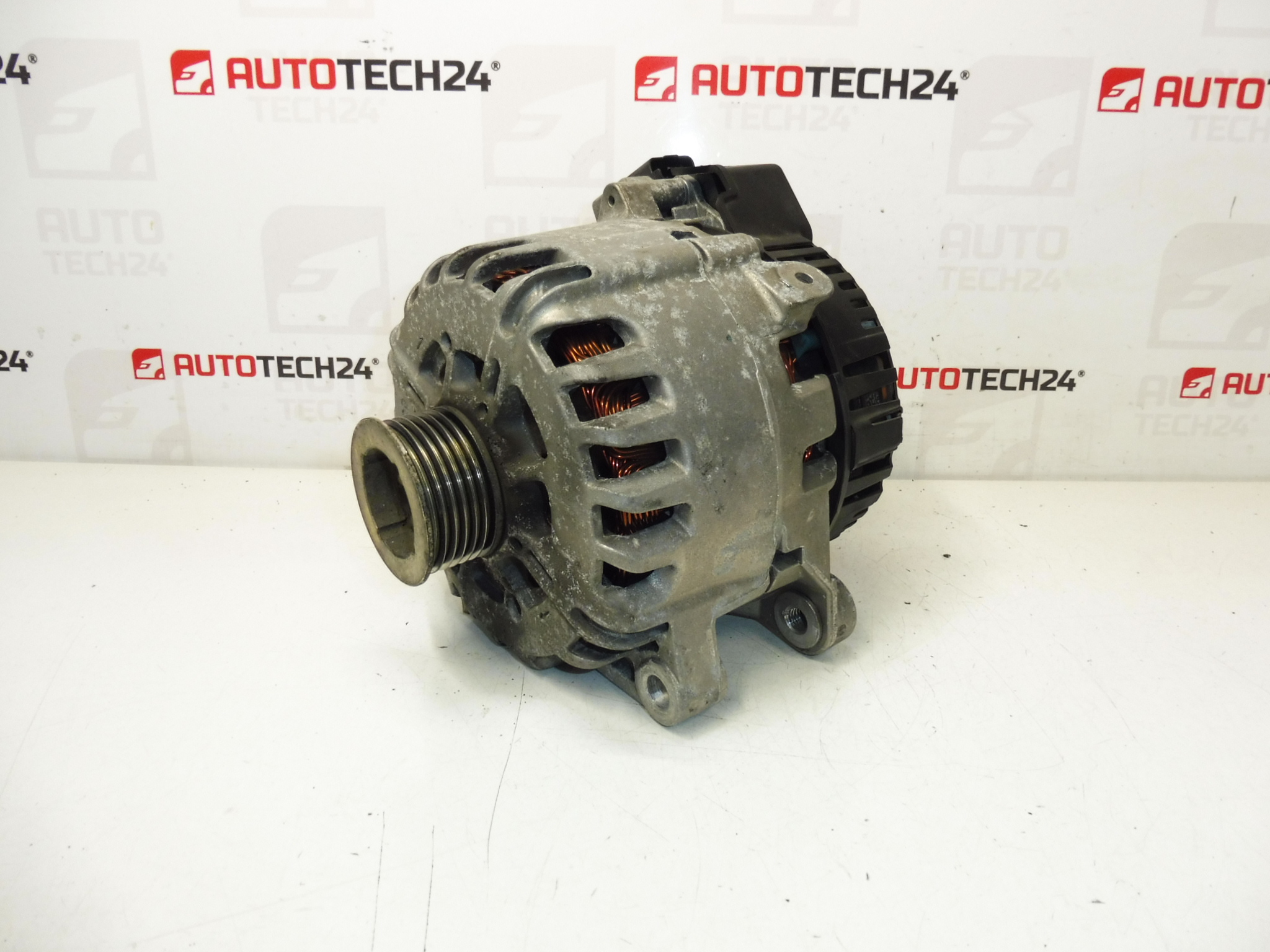 Alternátor reverzní Valeo Citroën Peugeot 1.6 e-HDI 9675753680 5705PA