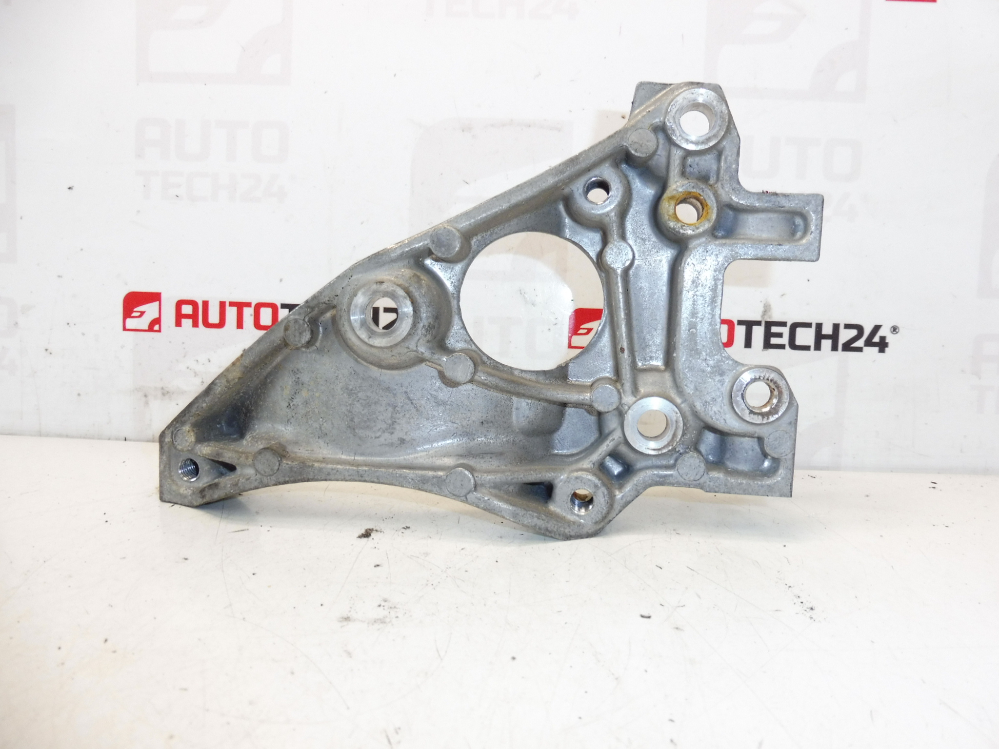 Držák klimakompresoru Citroën Peugeot 1.6 eHDI 9672950980 6453NS - Obrázek 2