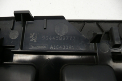 Větrací otvory Peugeot 407 9644589777 8265L2