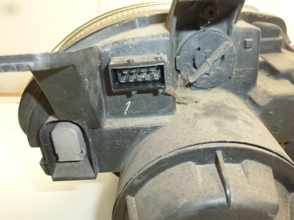 Levá přední lampa světlo Citroën C8 89007043 620815