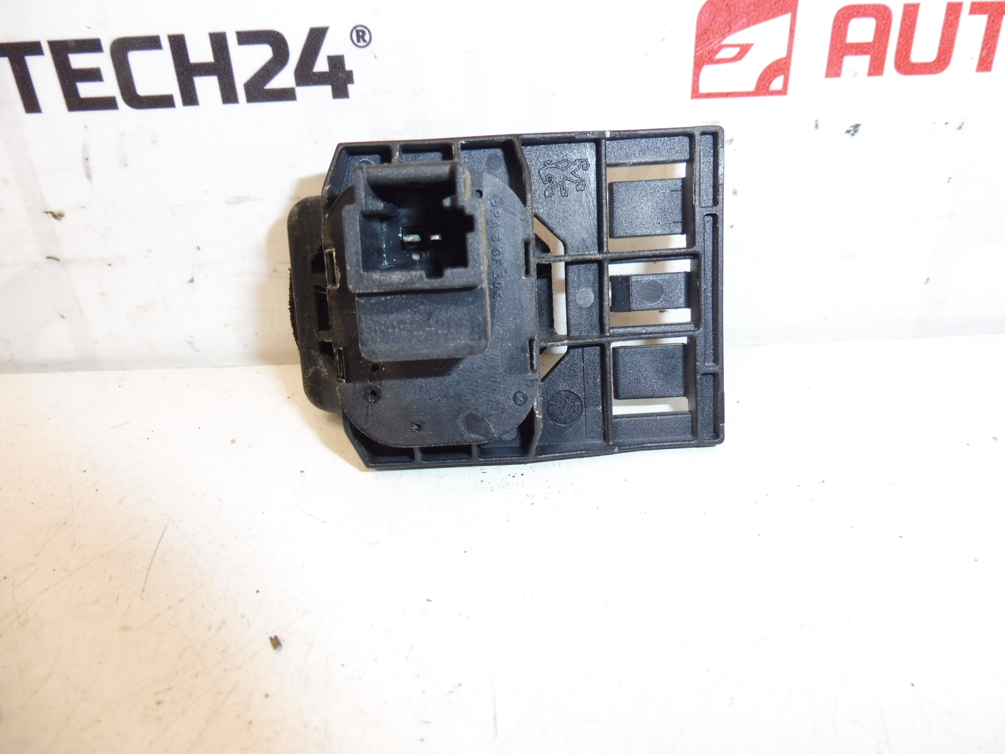 Tlačítko KKQD Peugeot 407 sedan 872565 872558 - Obrázek 2