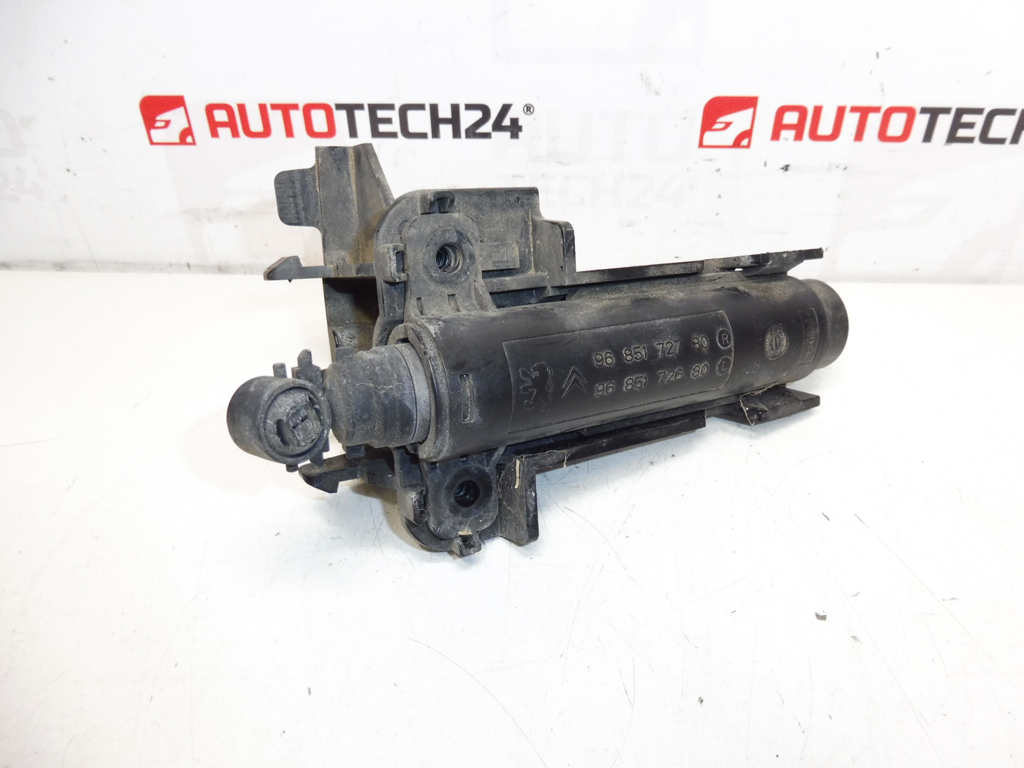 Ostřikovač světlometu levý Peugeot 3008 5008 9685172780 9685172680 6438AS - Obrázek 2