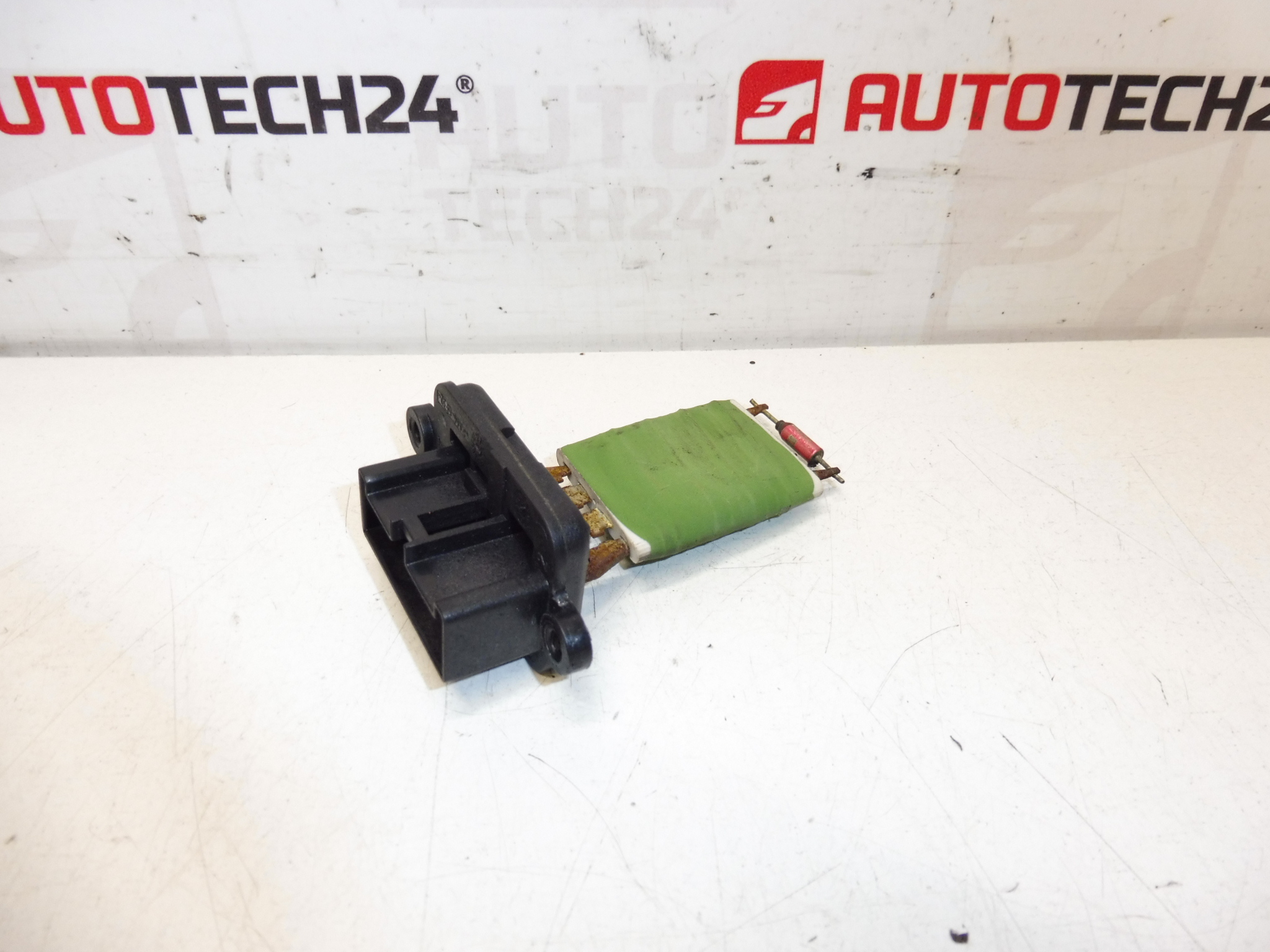 Regulátor otáček ventilátoru Citroën Peugeot 1609171080