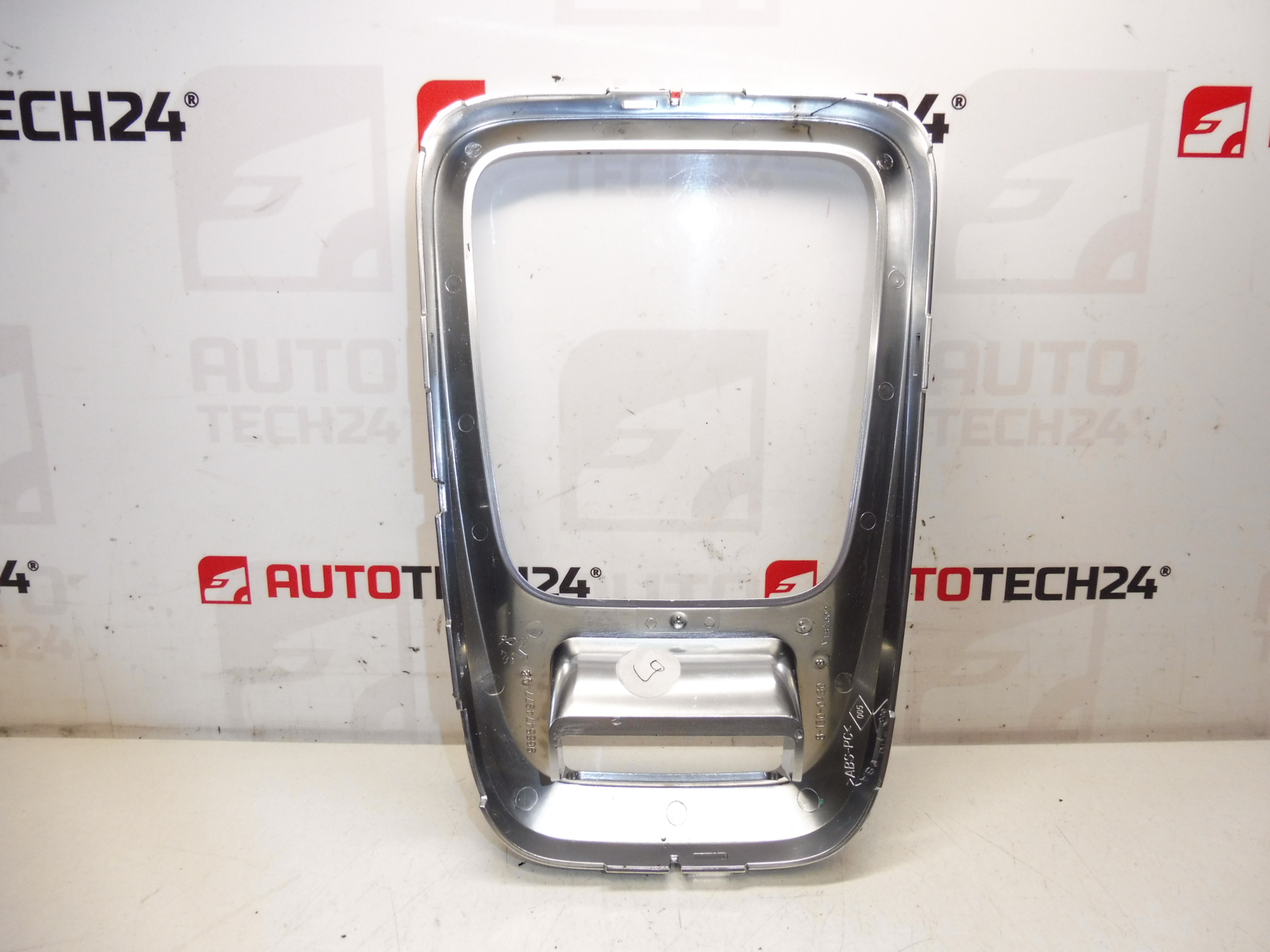 Okrasný kryt řadící páky Peugeot 3008 5008 9685474977 7591L9 - Obrázek 2