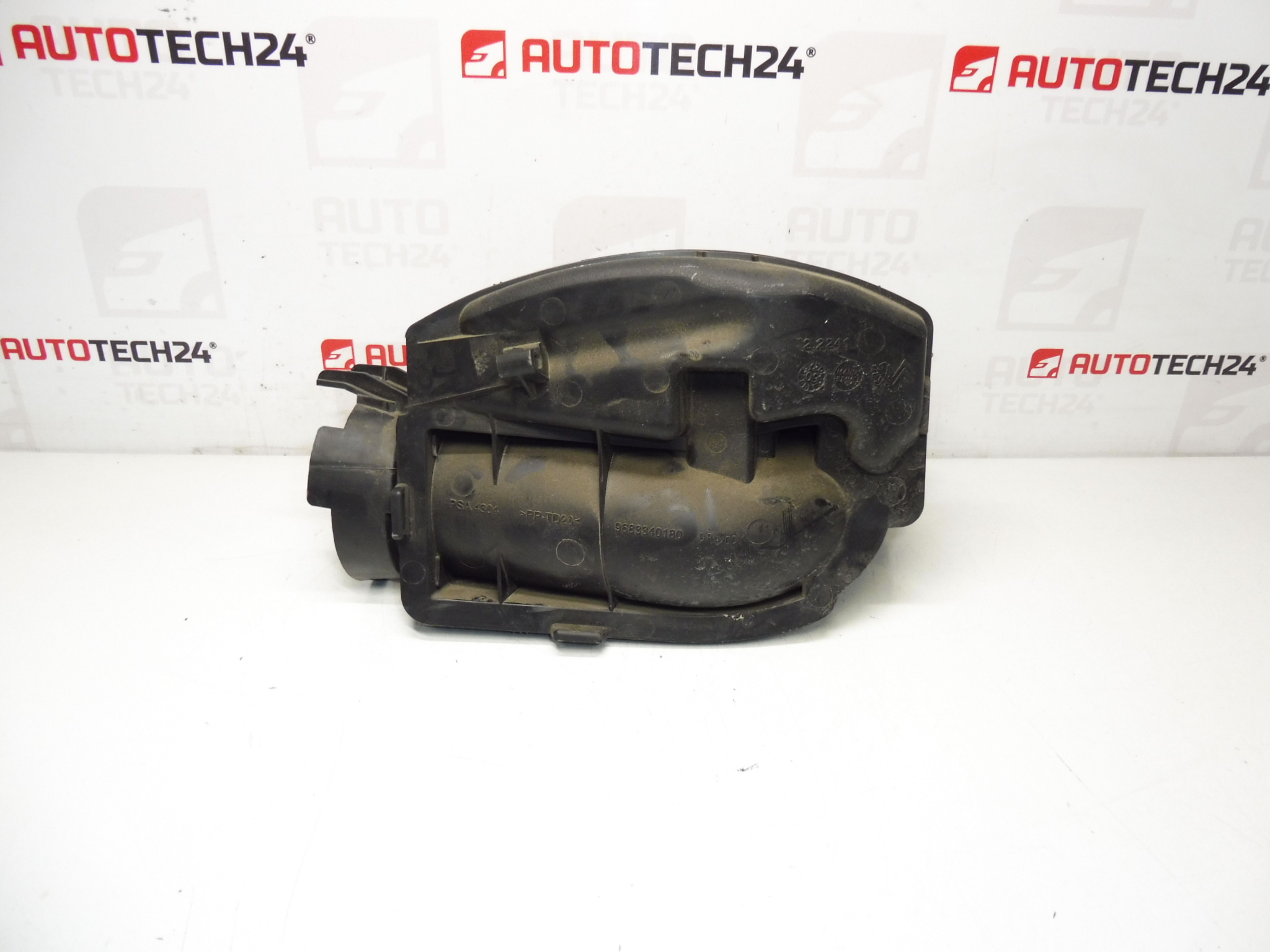 Rezonátor sání vzduchu 1.4 VTI 70 kW 8FS Citroën Peugeot 9683340180 1436Q9