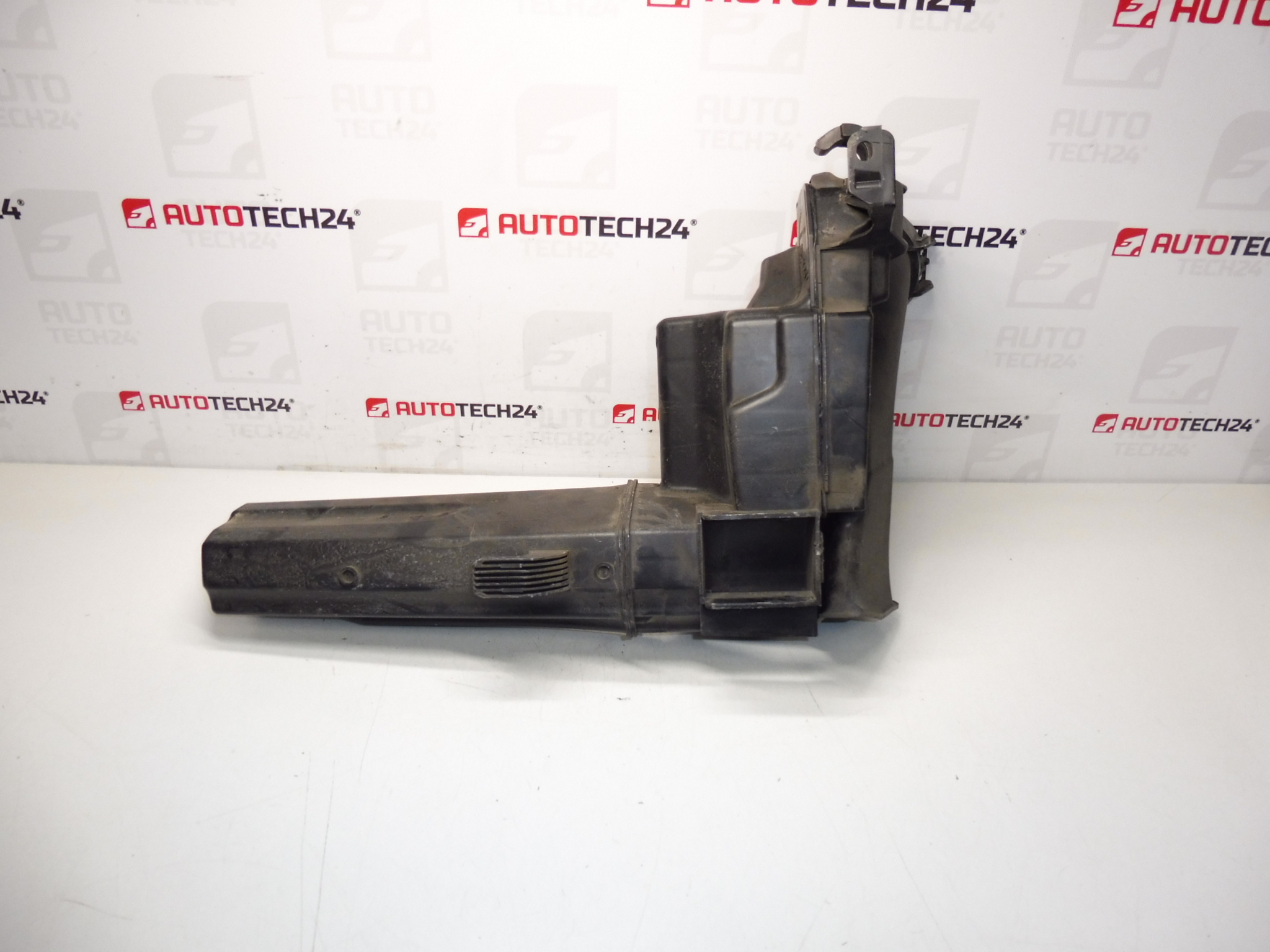Rezonátor sání vzduchu 1.4 VTI 70 kW 8FS Citroën Peugeot 9683339380 1436Q7