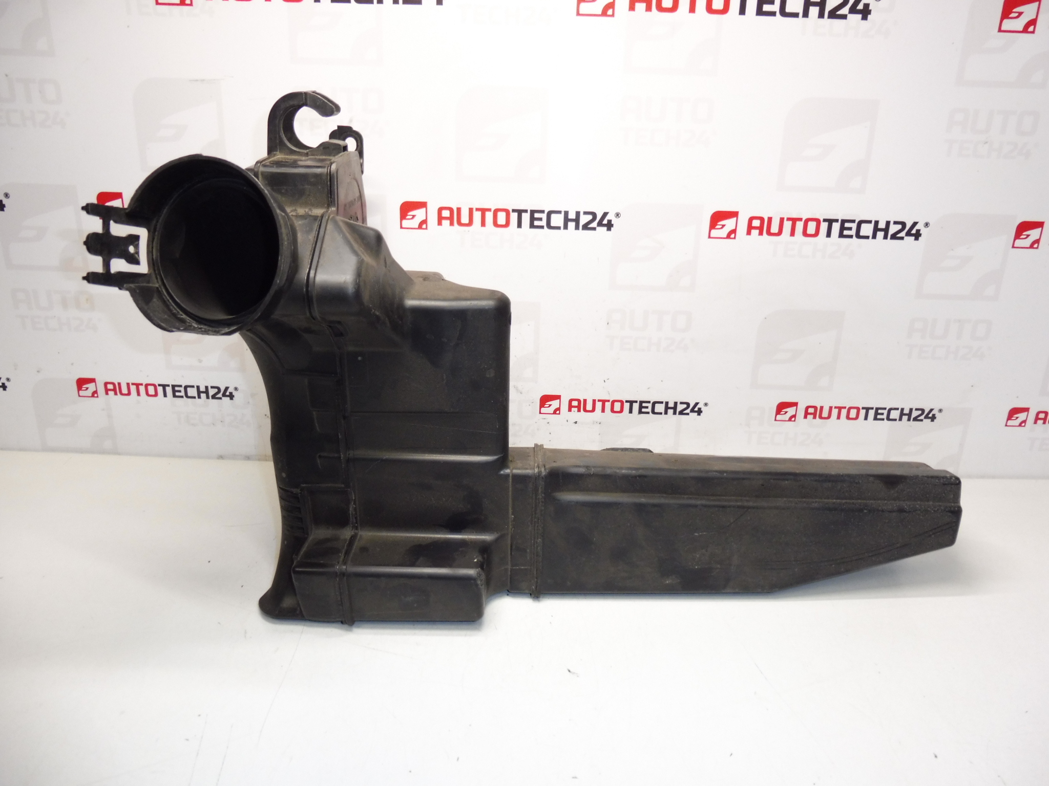 Rezonátor sání vzduchu 1.4 VTI 70 kW 8FS Citroën Peugeot 9683339380 1436Q7 - Obrázek 2