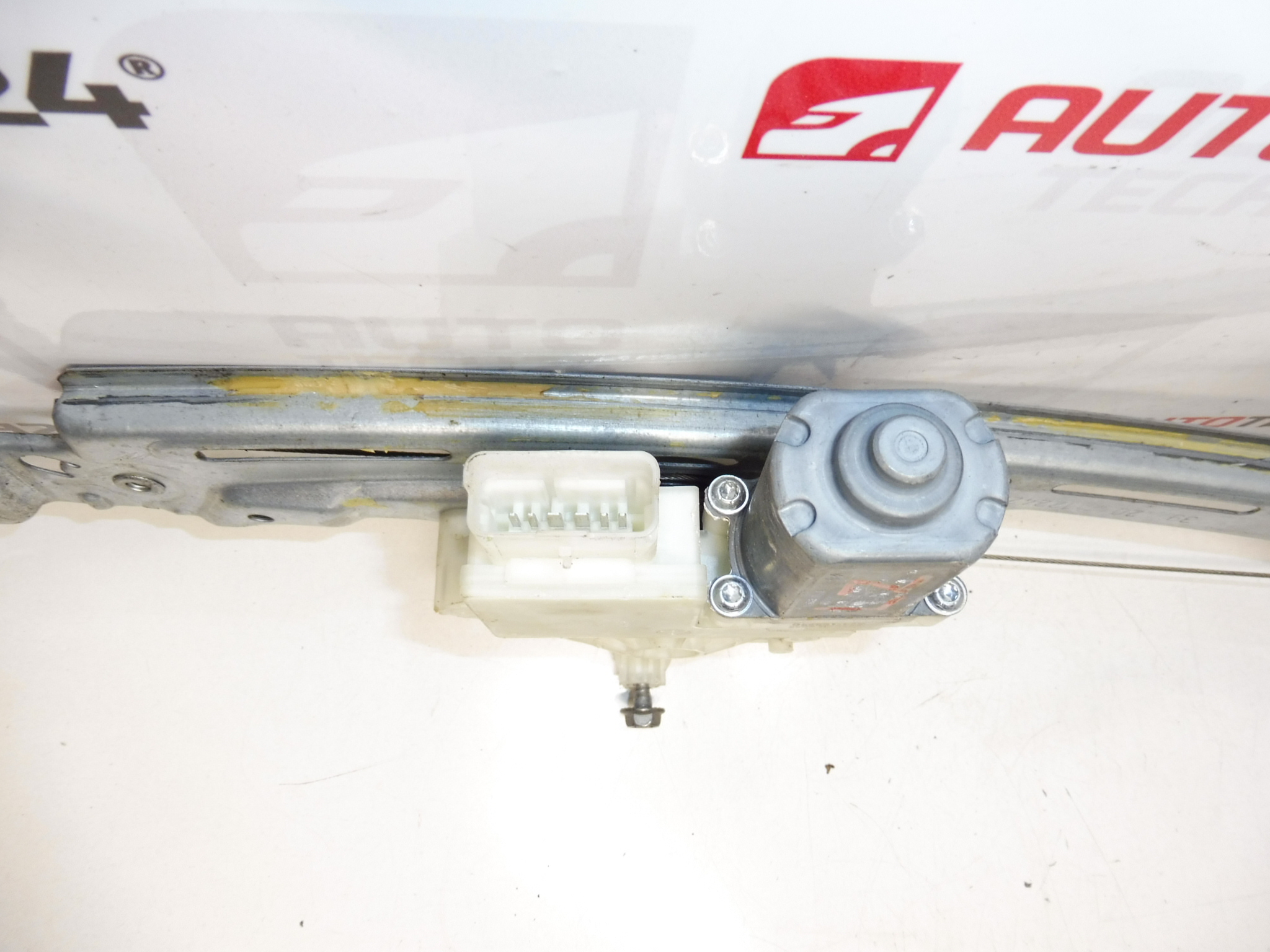 Mechanizmus stahování zadního okna Peugeot 308 T9 9800273480 - Obrázek 2