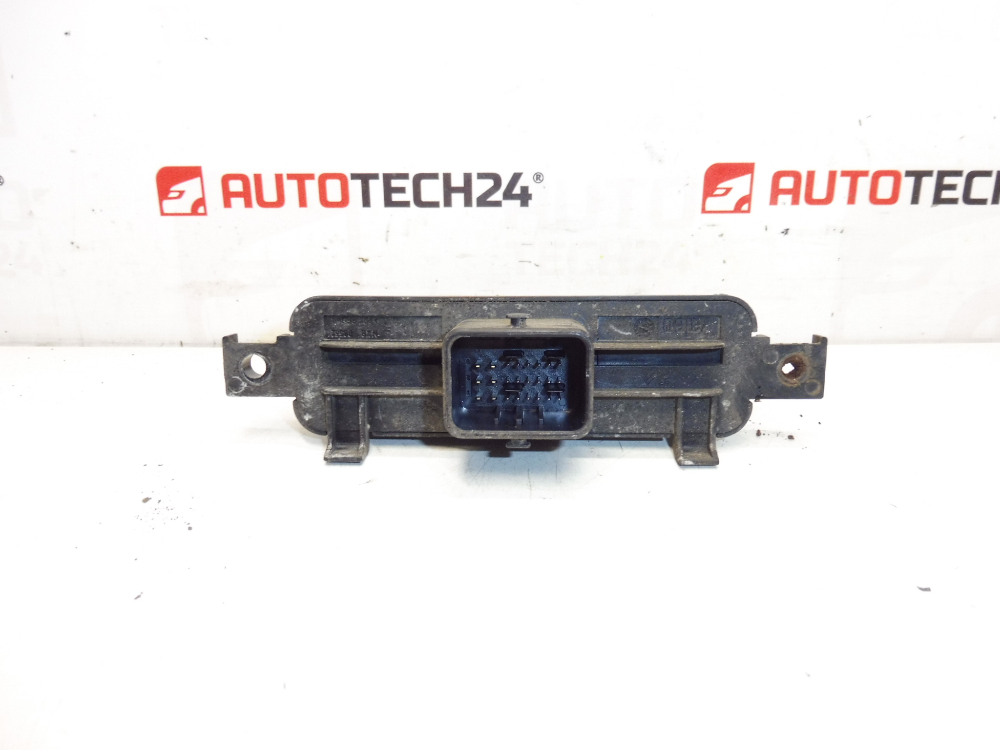 Řídící jednotka světel Valeo Citroën Peugeot 9658054280 6224K8 - Obrázek 2