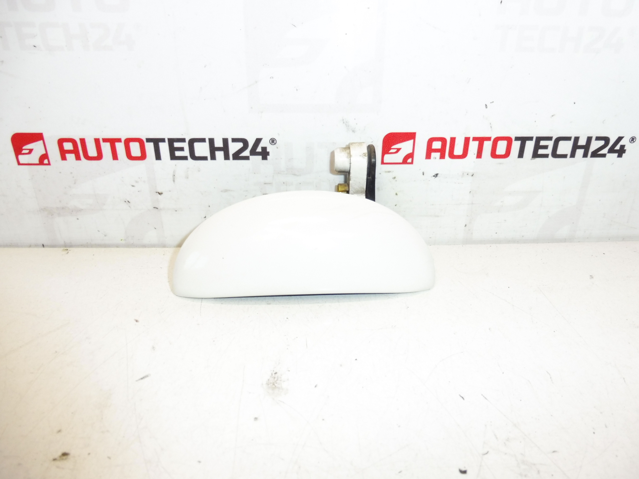 Klika levých předních dveří KWD Citroën C1 Peugeot 107 9101AK