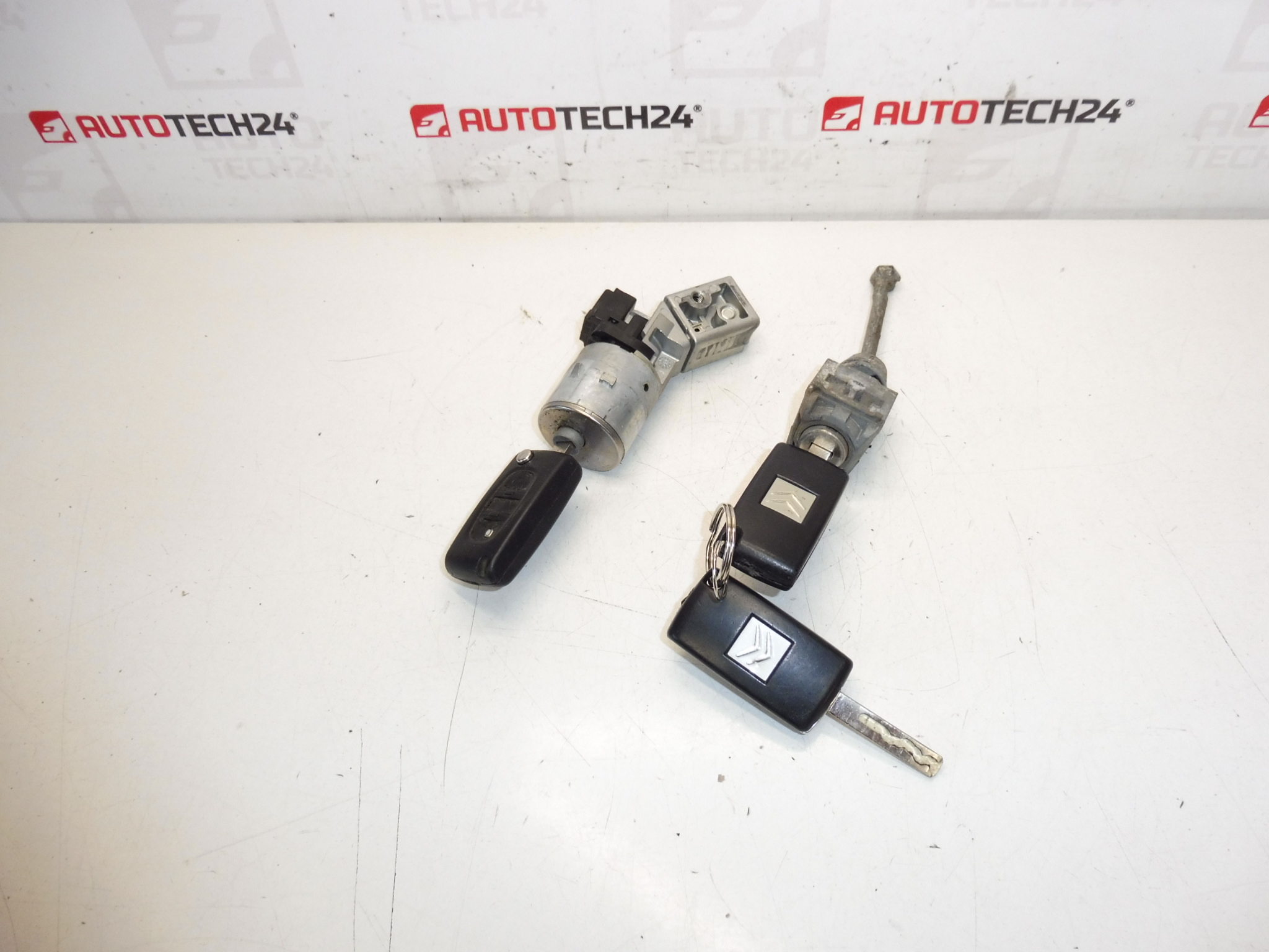 Sada zámků a 3 klíče Citroën Peugeot 4162KF 4162KC