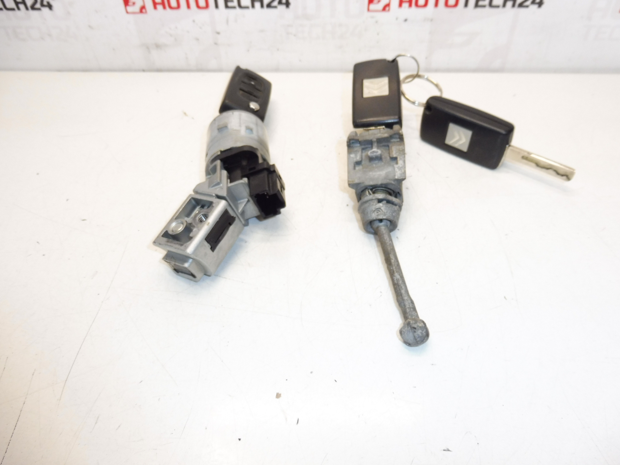 Sada zámků a 3 klíče Citroën Peugeot 4162KF 4162KC - Obrázek 2
