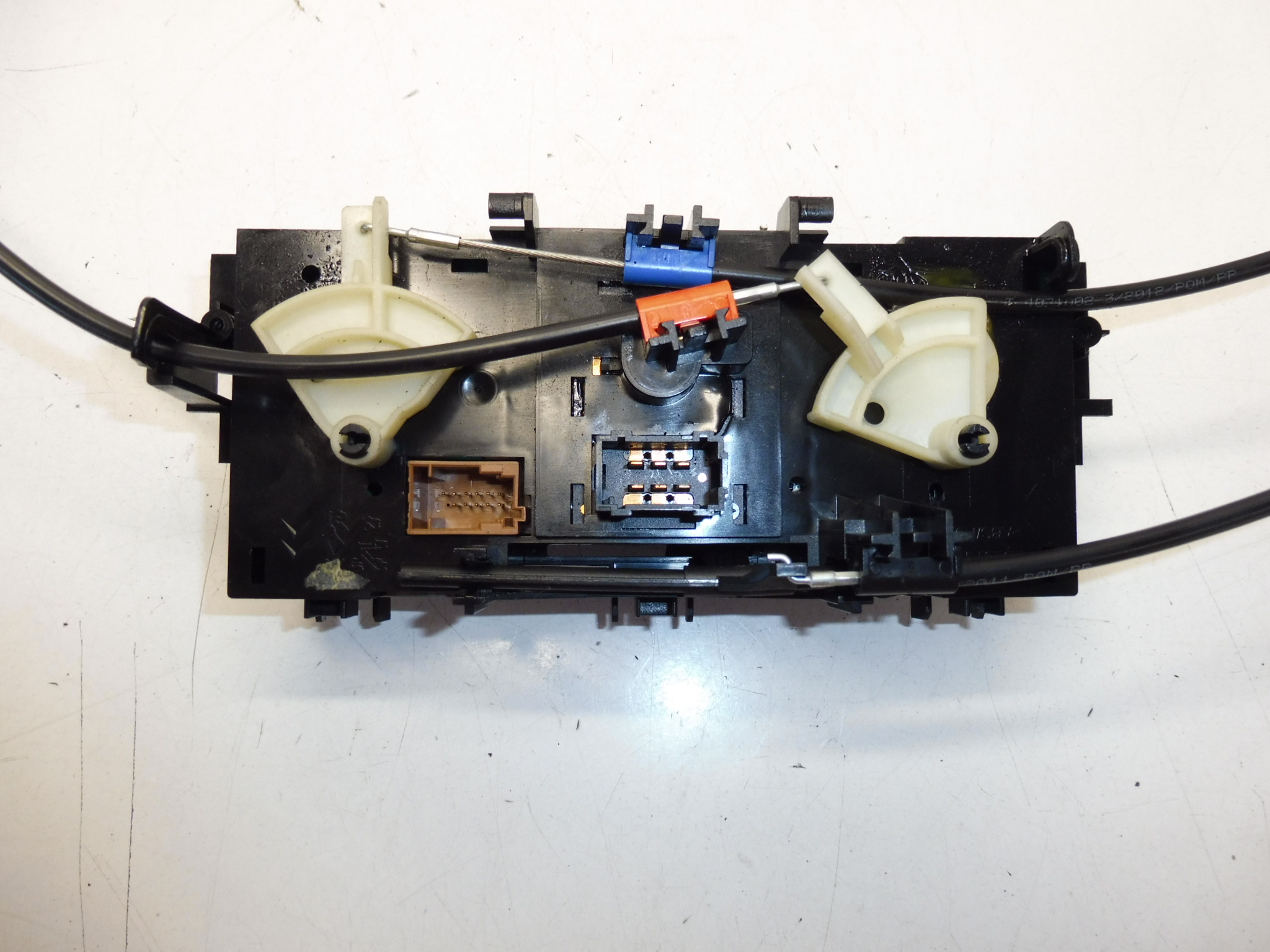 Ovladač topení klimatizace Citroen C3 II a DS3 9675400280 - Obrázek 2