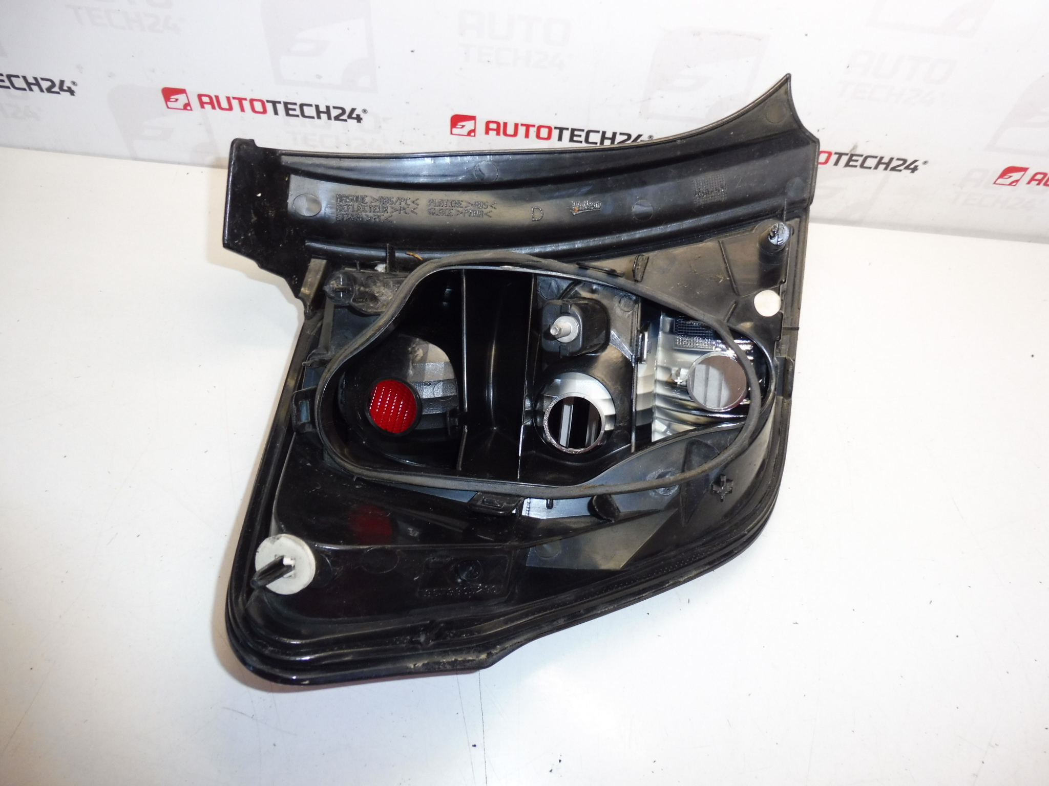 Pravá zadní lampa blatník Citroën C3 II 9673805380 6351KQ - Obrázek 2