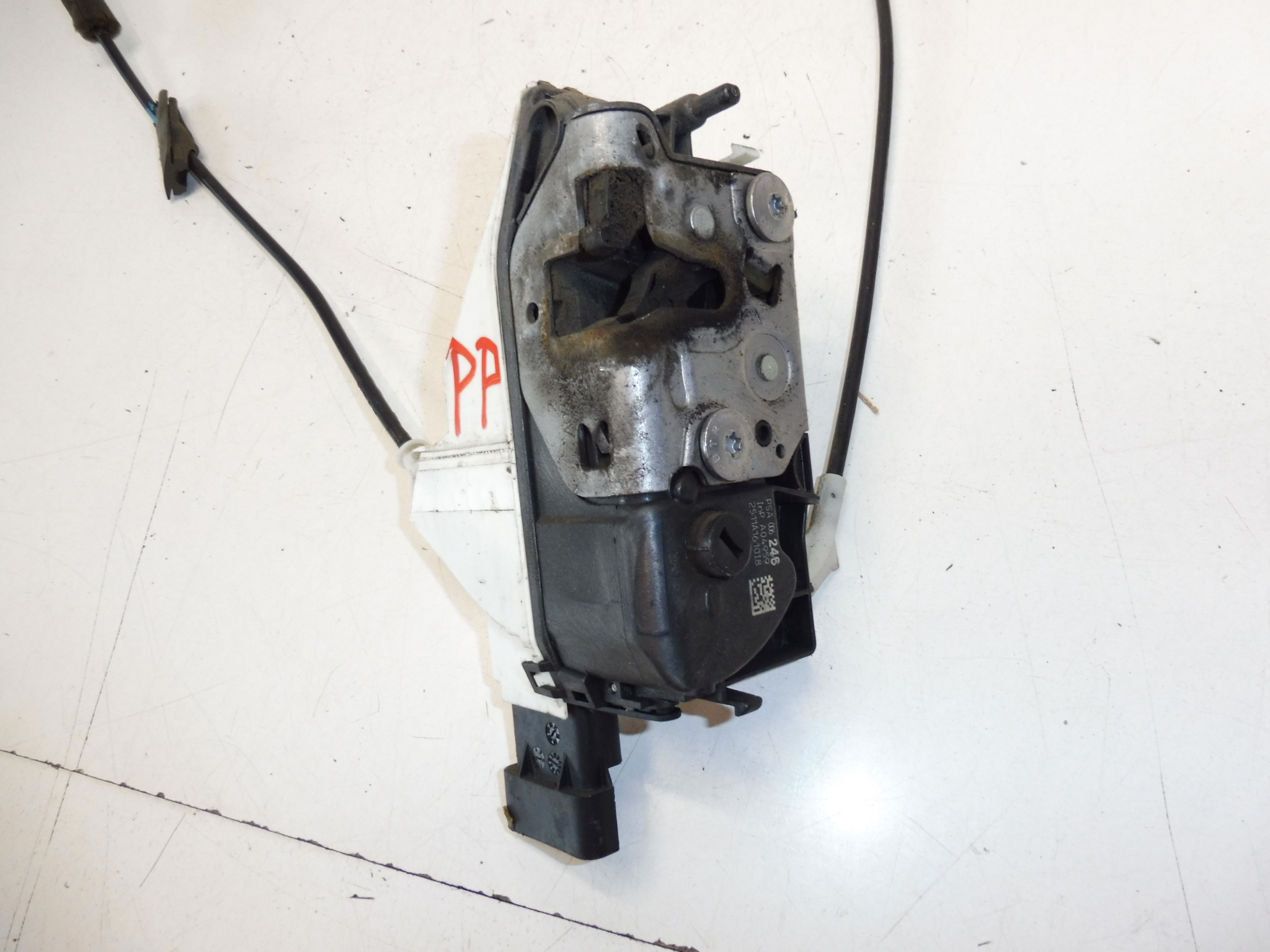 Zámek dveří spolujezdce Citroën C3 II A51 9800624680 - Obrázek 2