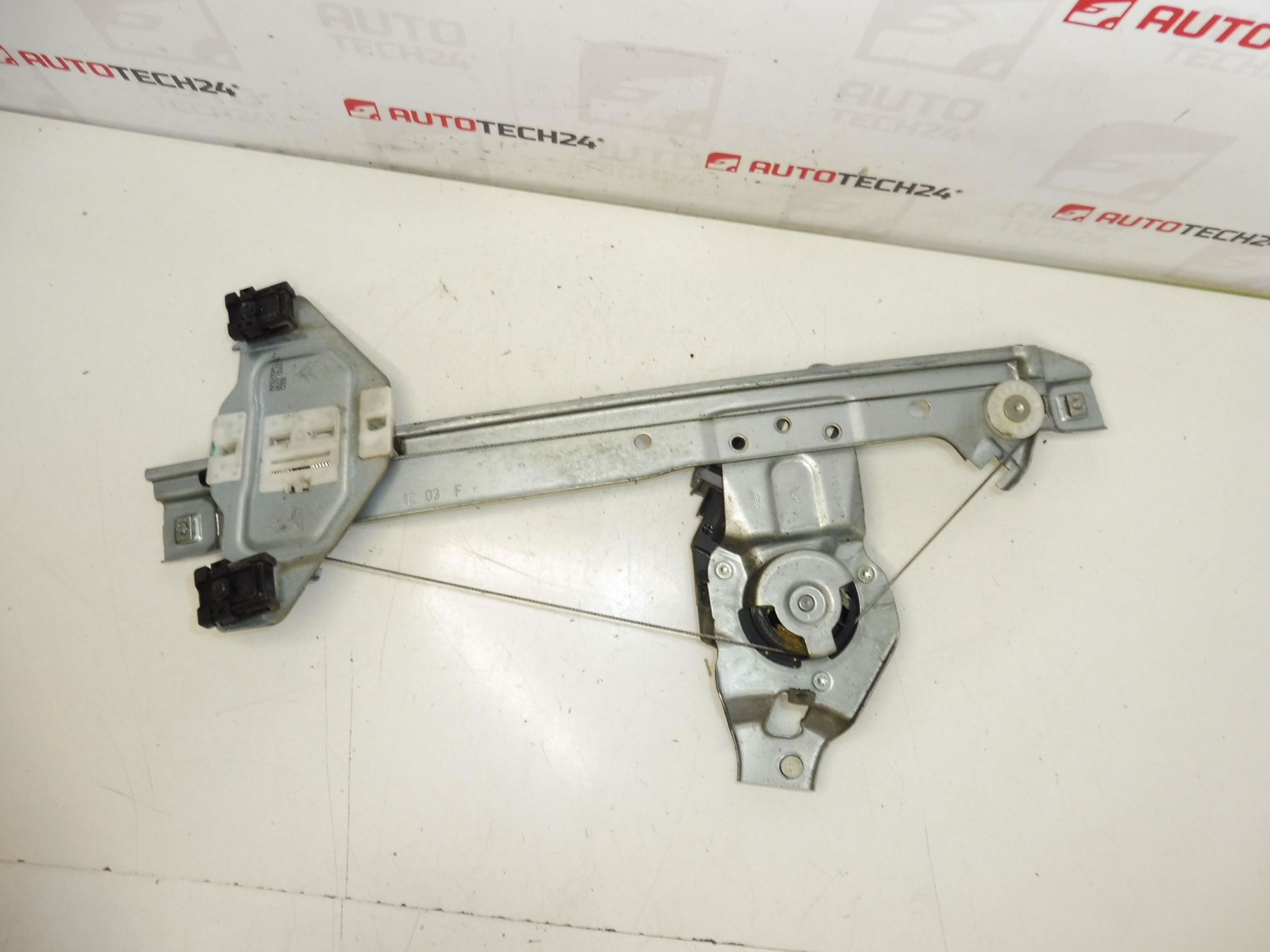 Mechanismus levého zadního stahování okna Citroën C3 II A51 9223F9 - Obrázek 2
