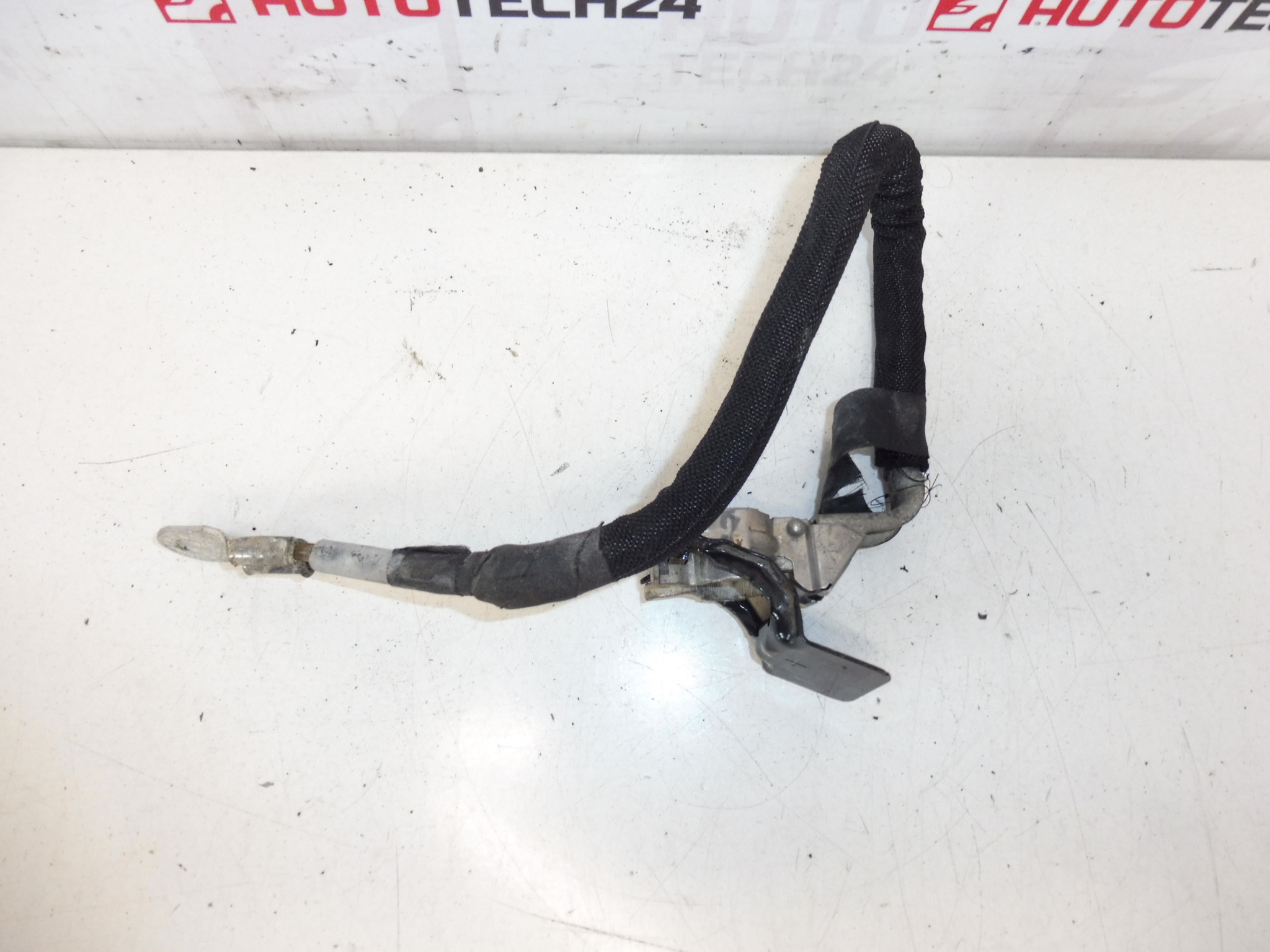 Kabel připojení + pólu v motoru Peugeot 9674808180 564621 - Obrázek 2