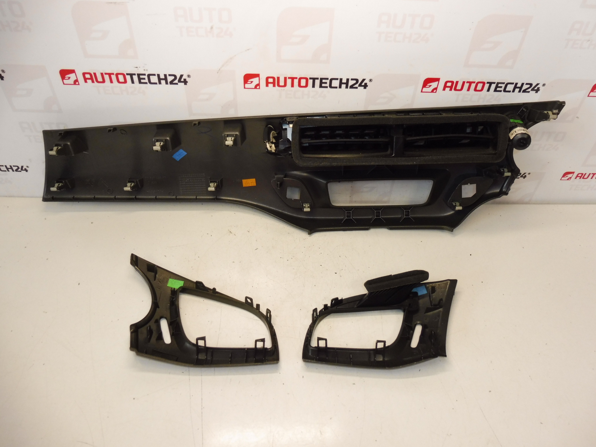 Sada obložení palubní desky Citroen C3 II A51 9685748677 96857498ZD 96857501ZD - Obrázek 2