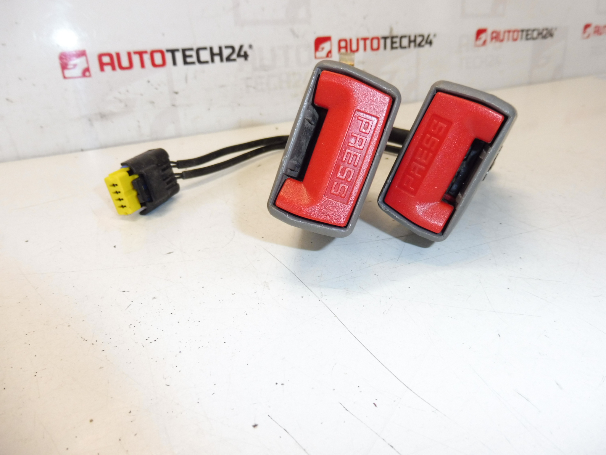 Zámek bezpečnostního pásu Citroën C5 II 8974W8 - Obrázek 2
