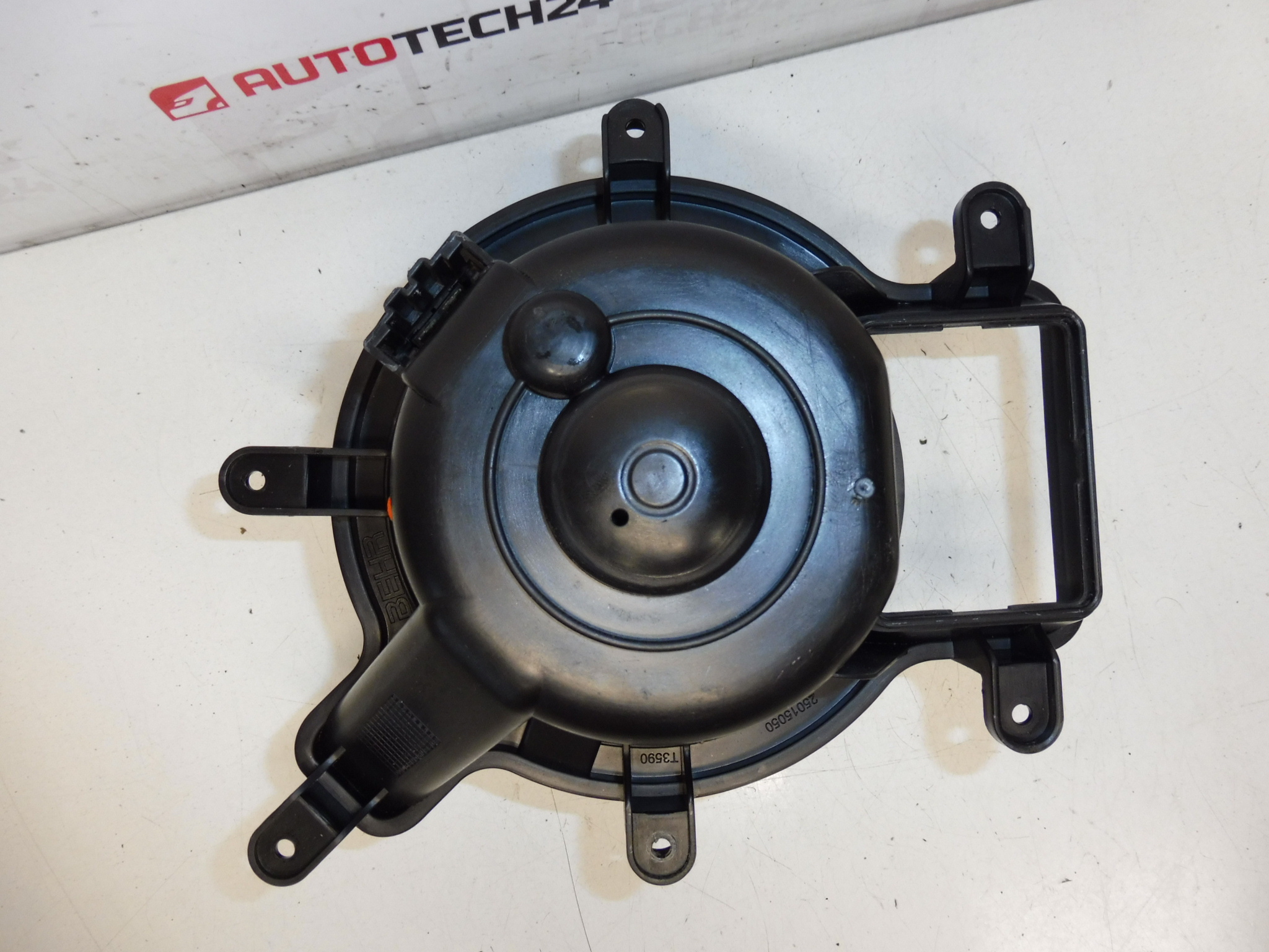 Ventilátor topení Peugeot 3008 5008 T3953002 1606389380 - Obrázek 2