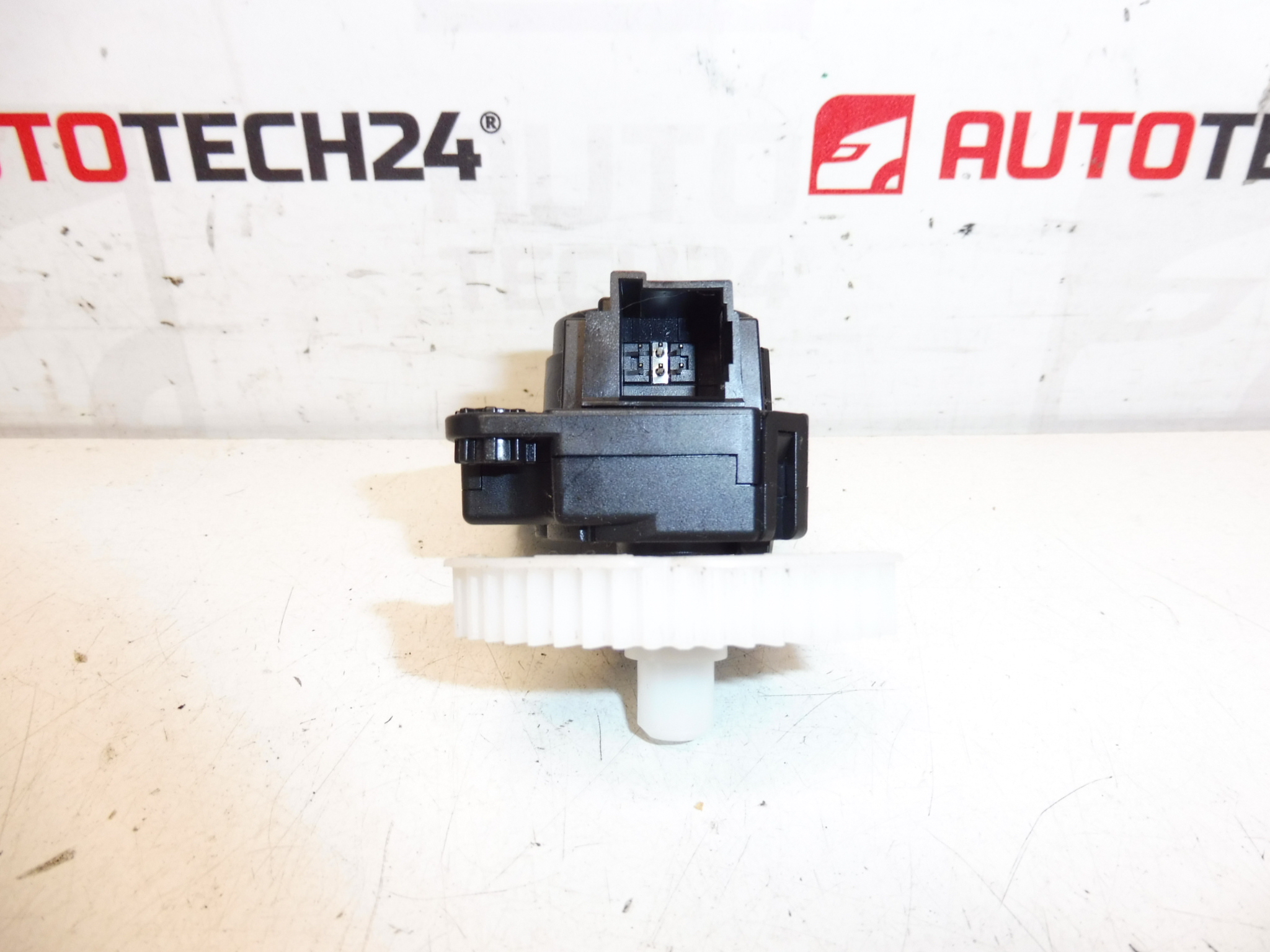 Servomotůrek topení BEHR Citroën Z5509001 2706149C 647997 - Obrázek 2