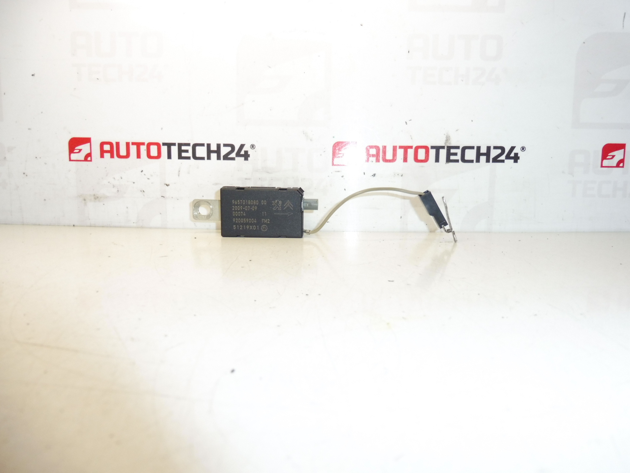 Anténní zesilovač FM2 9657018080 6561JW
