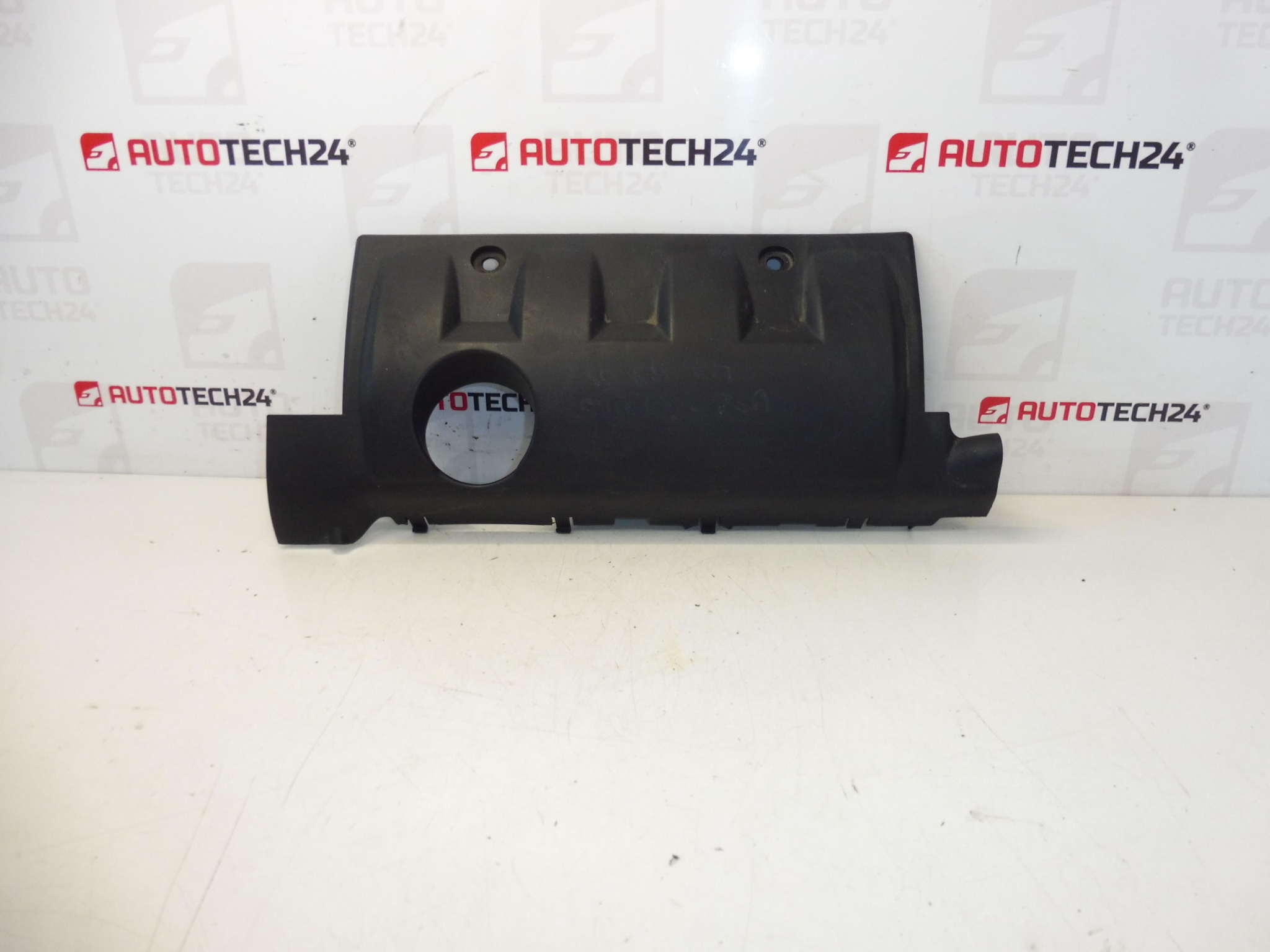 Kryt motoru VTI Citroen Peugeot 013789
