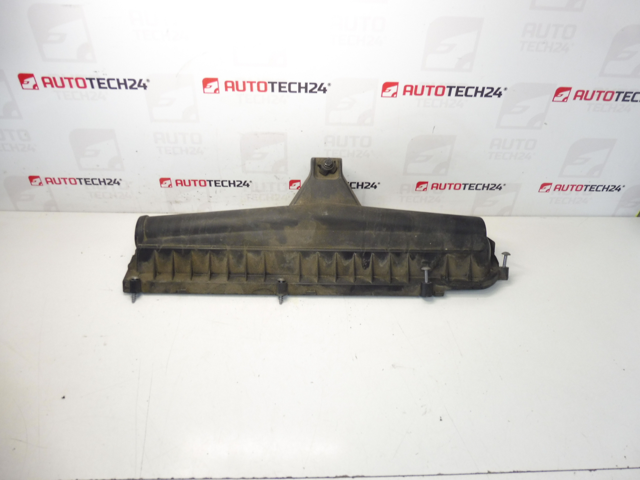 Víko filtrboxu 1.4 VTI 1.6 VTI Citroën Peugeot V753482480 1420T5