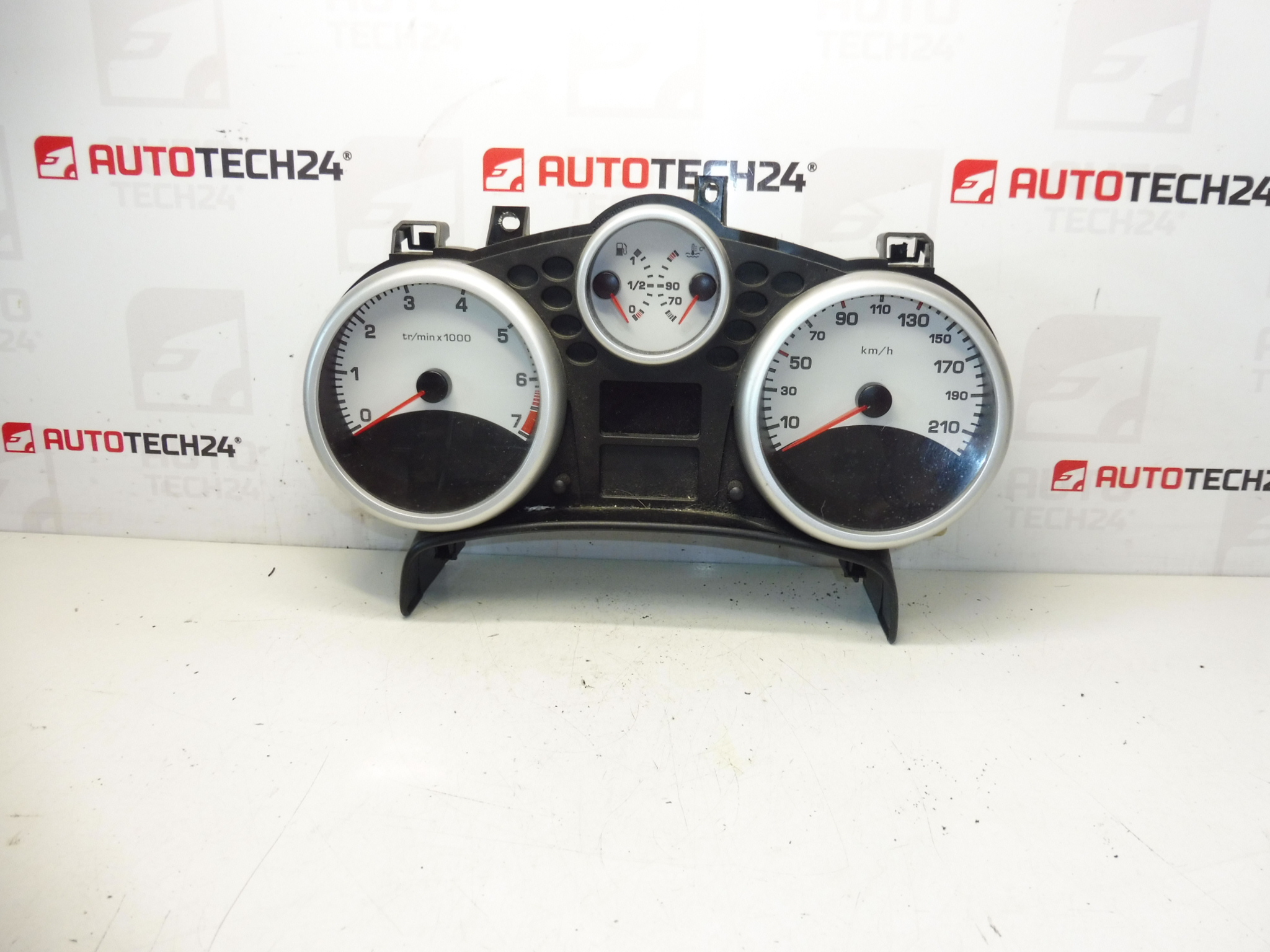 Tachometr Peugeot 207 9666132380 6103CS