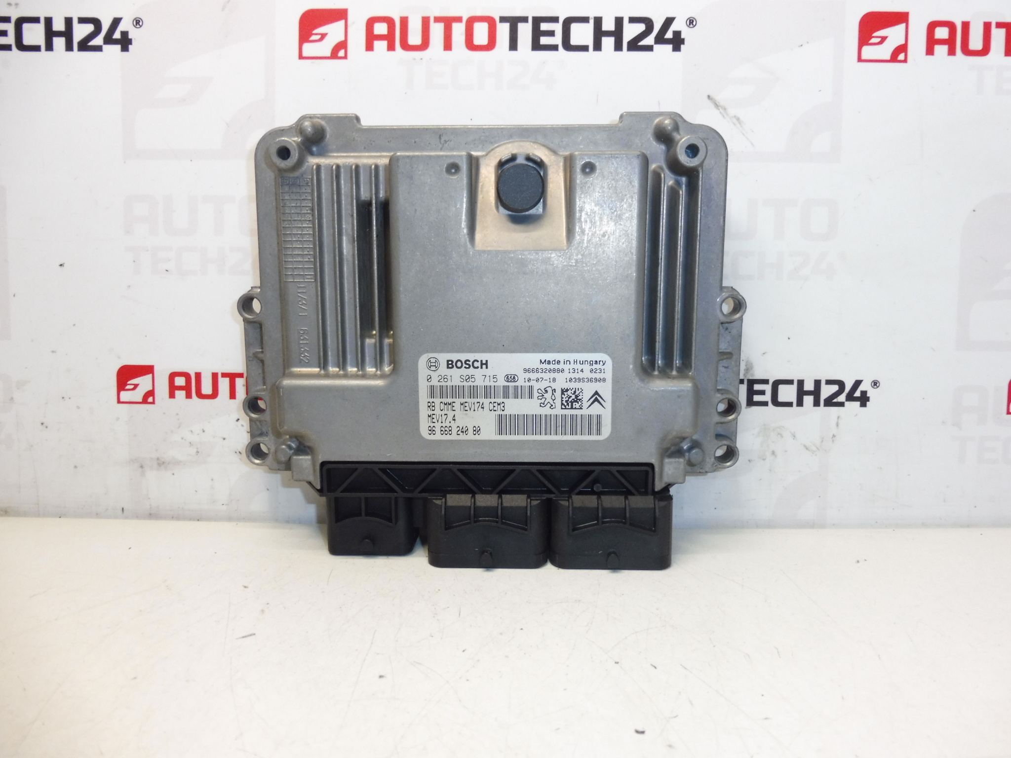 ECU Bosch MEV17.4 0261S05715 9666824080