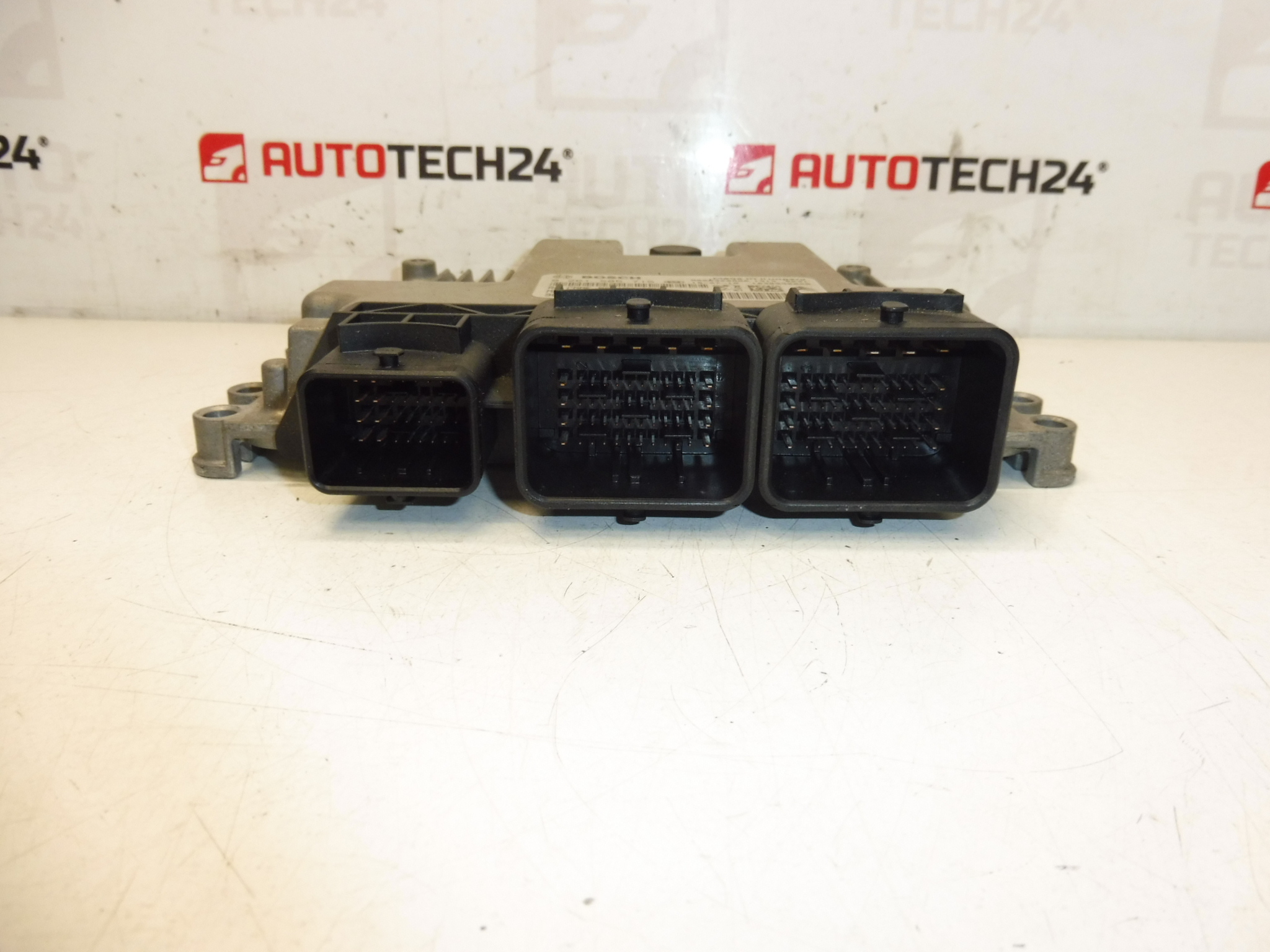 ECU Bosch MEV17.4 0261S05715 9666824080 - Obrázek 2