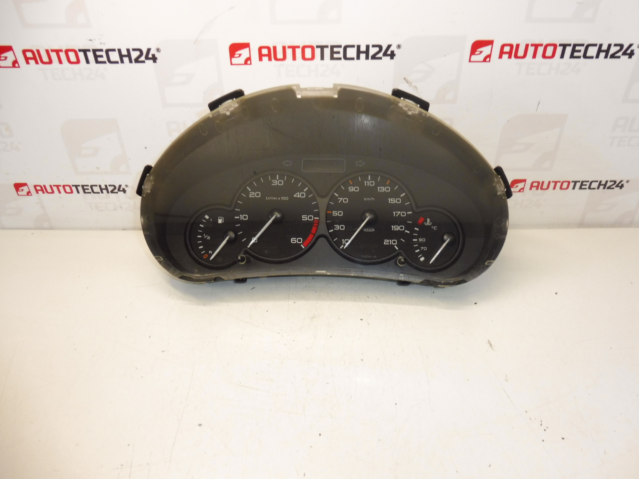 Tachometr 176 tisíc km Peugeot 206 9648836380 6104TX