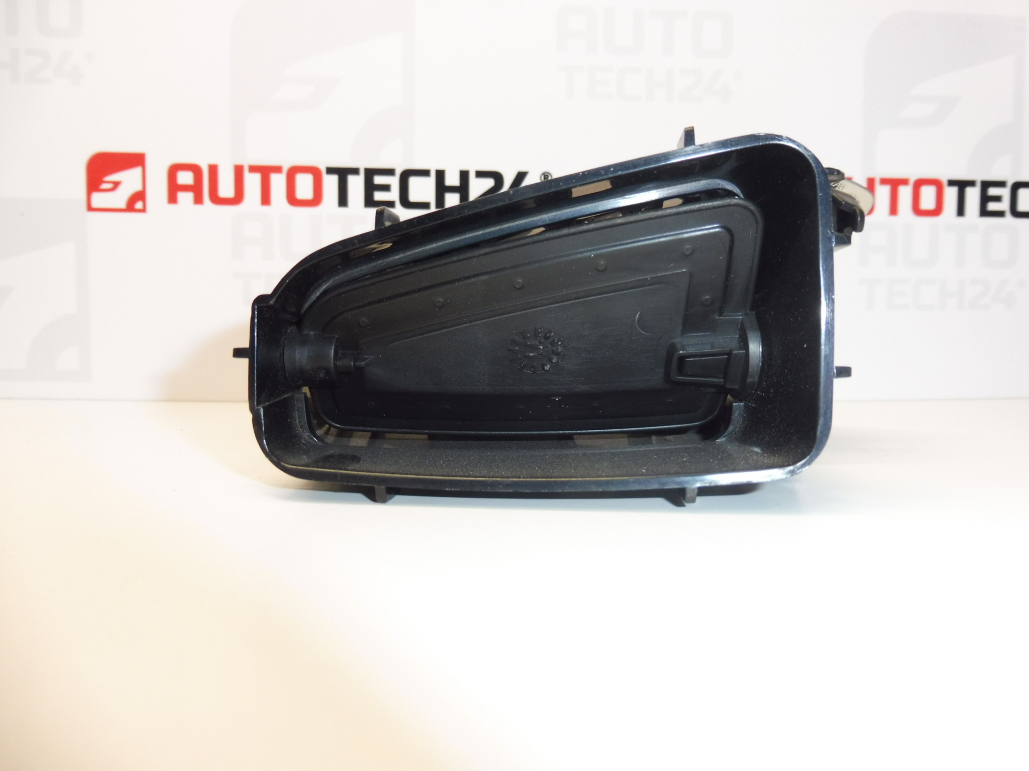 Pravá větrací mřížka Citroen C4 II B7 a DS4 9671332277 8247S1 - Obrázek 2