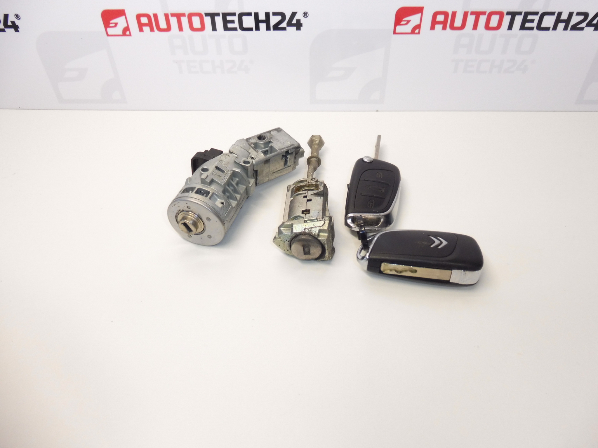 Sada zámků a 2 klíče Citroën C4 B7 4162WH 4162WK