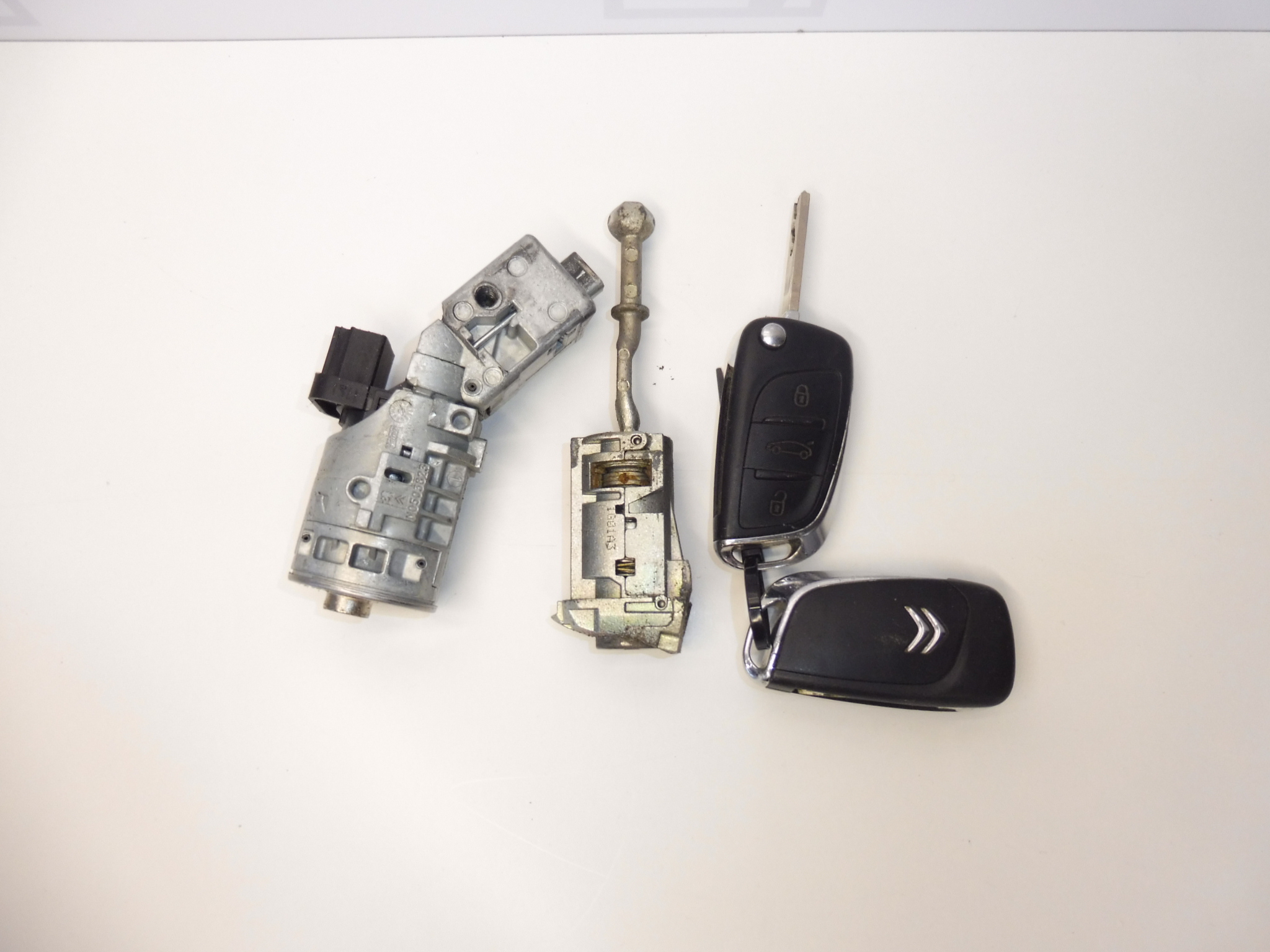 Sada zámků a 2 klíče Citroën C4 B7 4162WH 4162WK - Obrázek 2