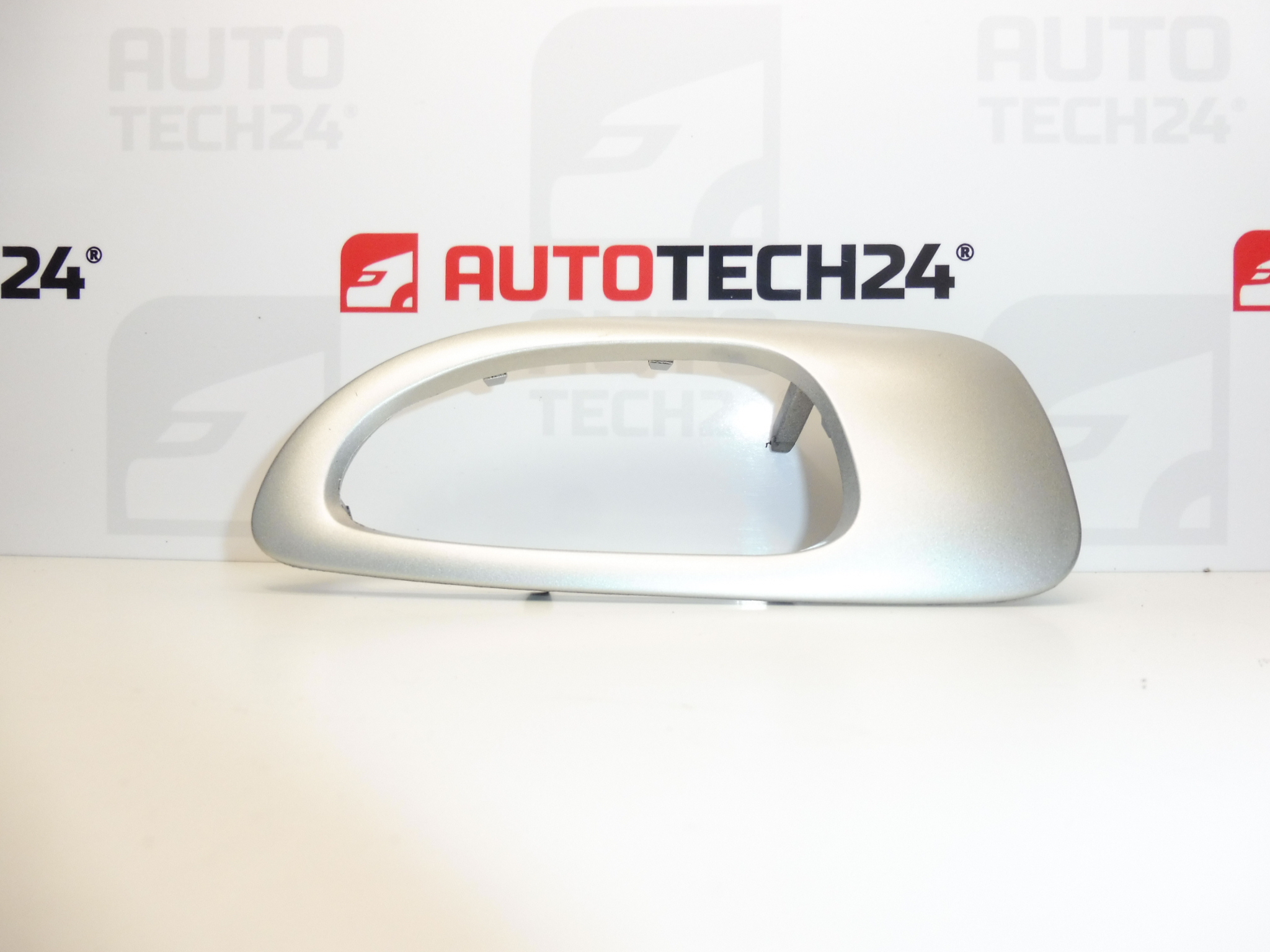Kryt vnitřní kliky pravých zadních dveří Peugeot 307 9634769077 9119Y2