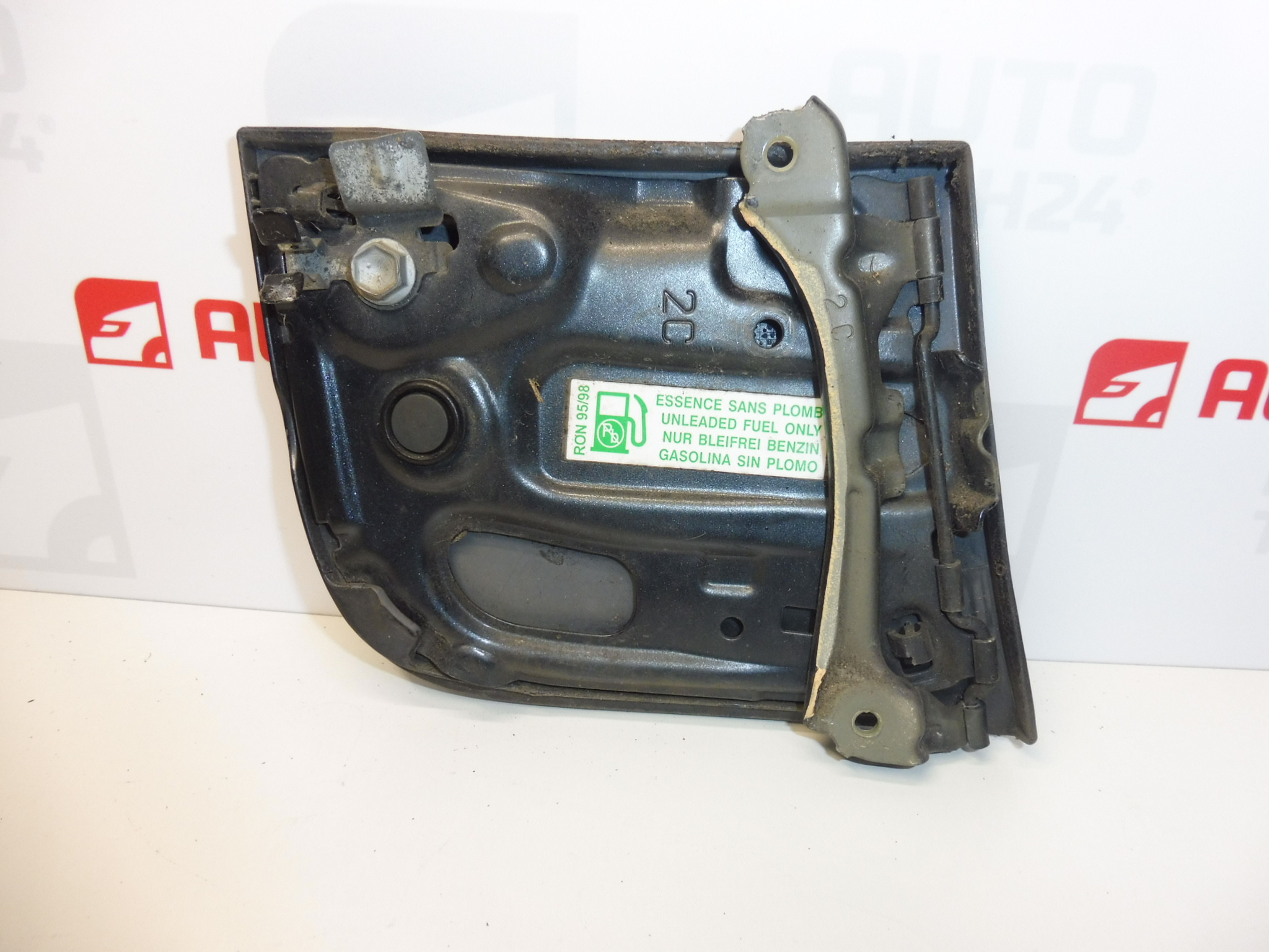 Kryt víčka nádrže KTA Peugeot 107 Citroën C1 KTB 1517C5 1517C9 - Obrázek 2