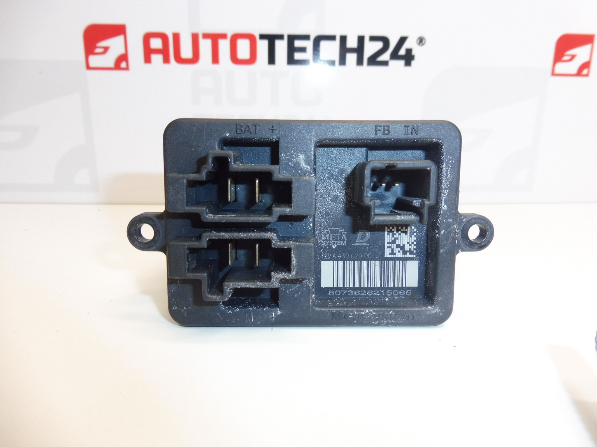Regulátor ventilátoru Citroën Peugeot 9821291880 - Obrázek 2