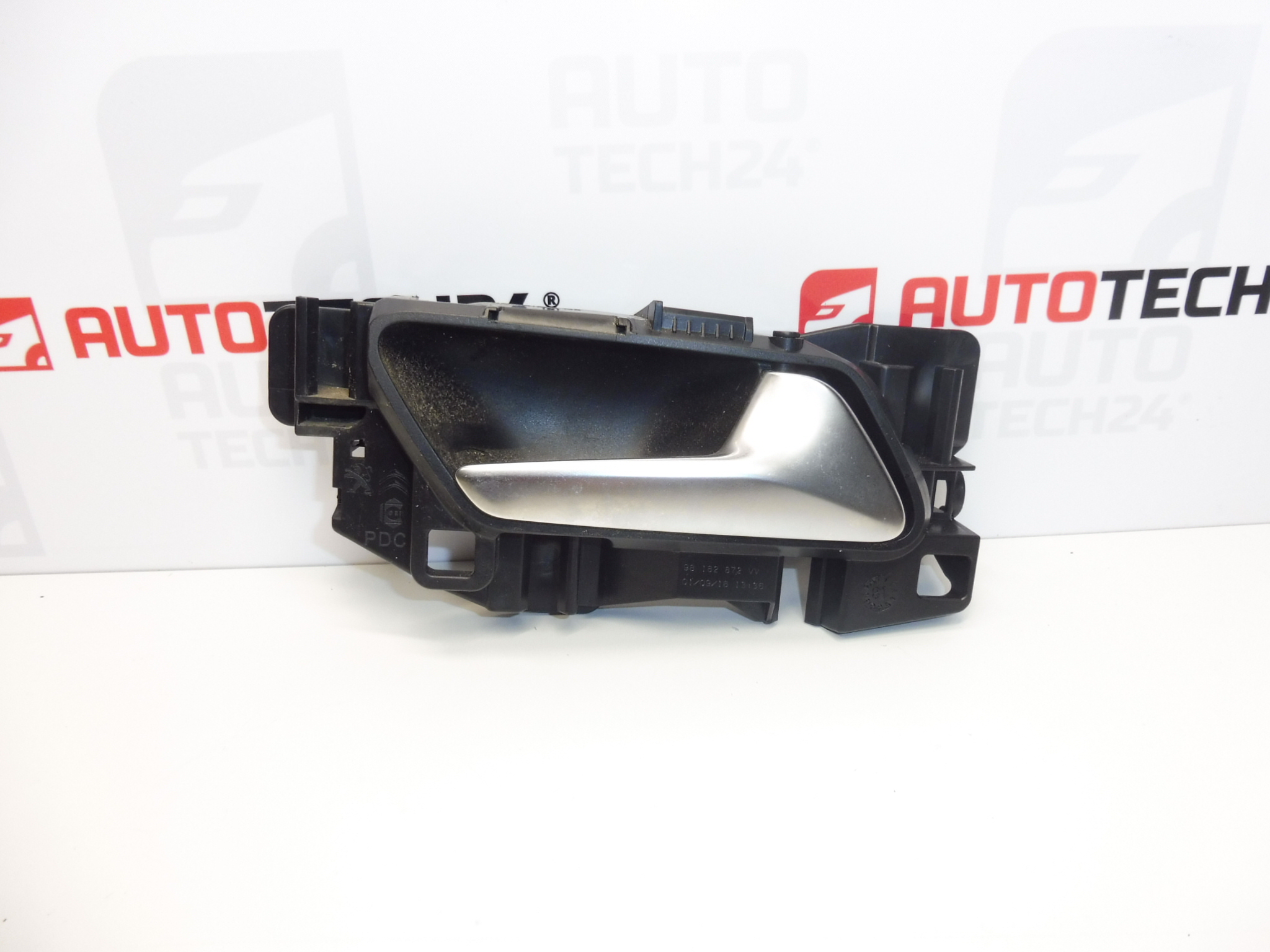 Vnitřní klika dveří spolujezdce Citroën Peugeot 98182872VV