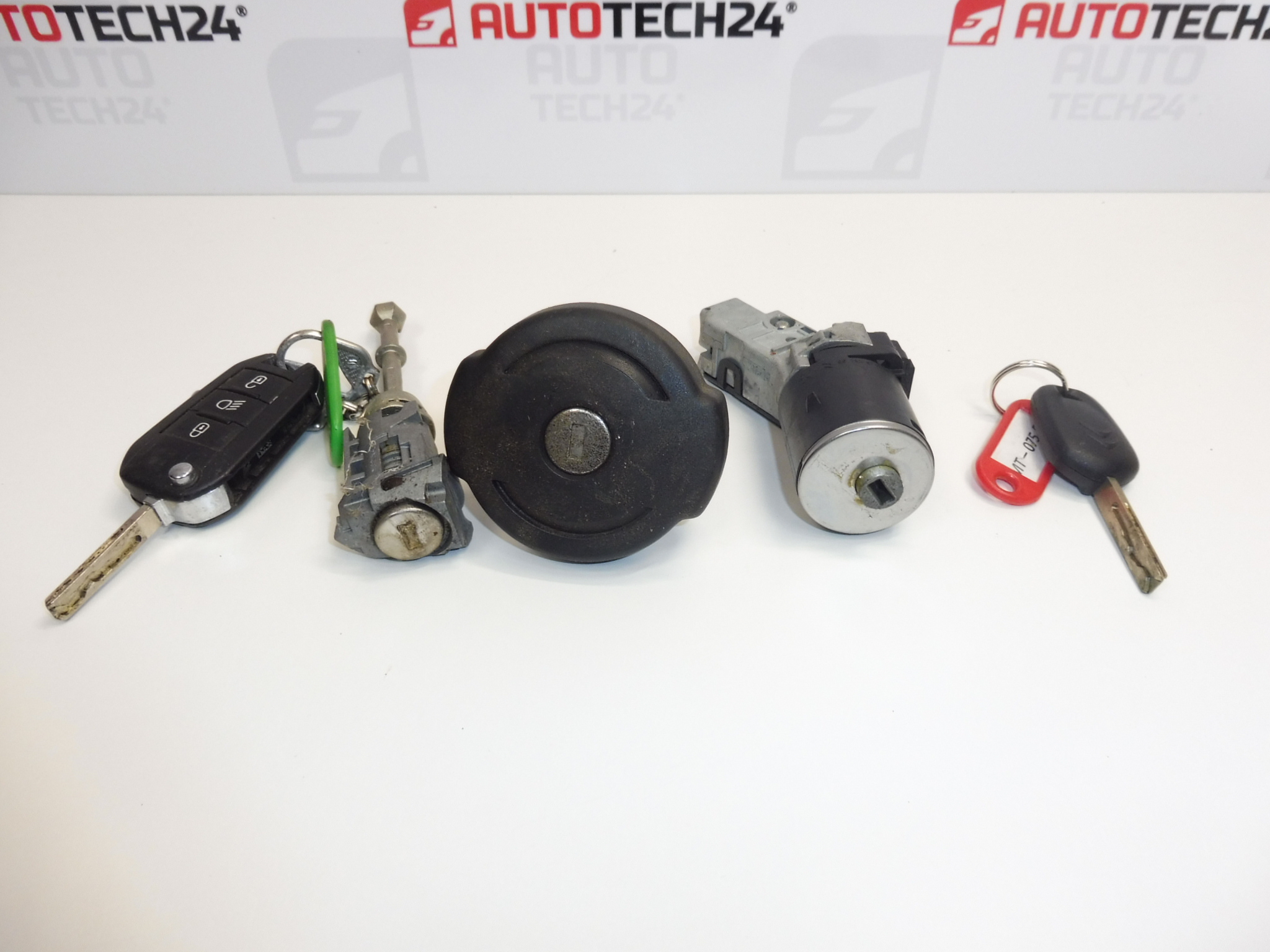 Sada zámků, spínací skříňka 2 klíče Citroën Berlingo K9 1608682880 9819249680 - Obrázek 2